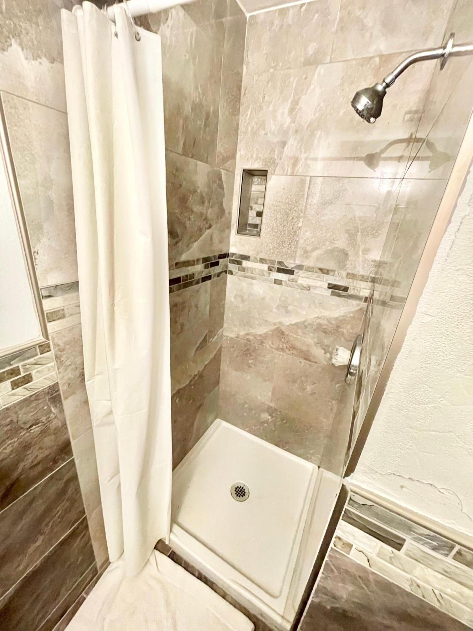 Royal Lodge photo 21