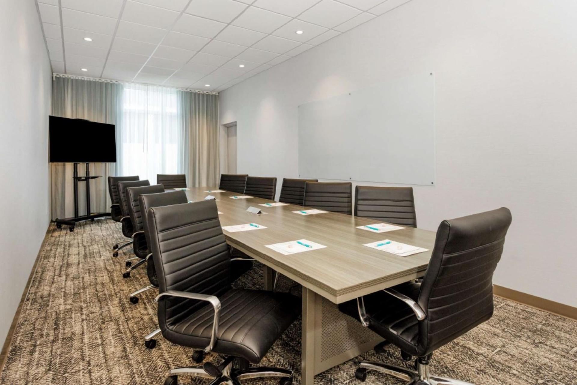 Staybridge Suites Winter Haven - Auburndale photo 61