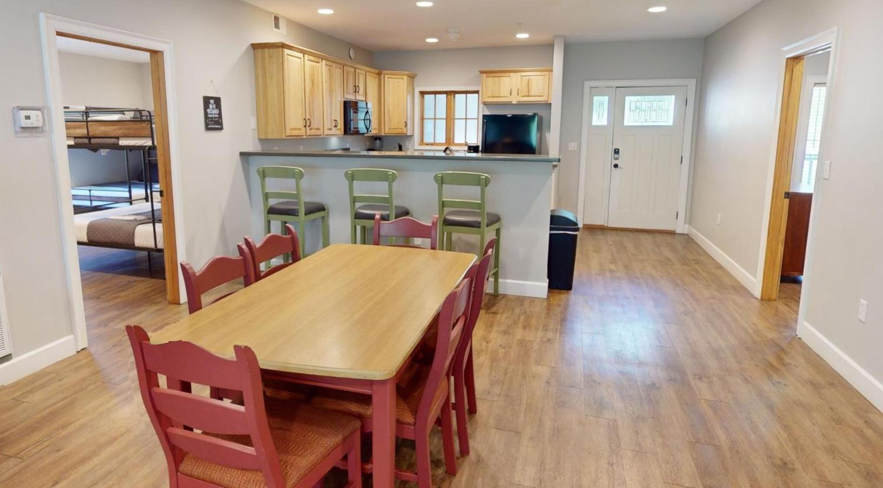 Viewpoint Condominiums photo 70