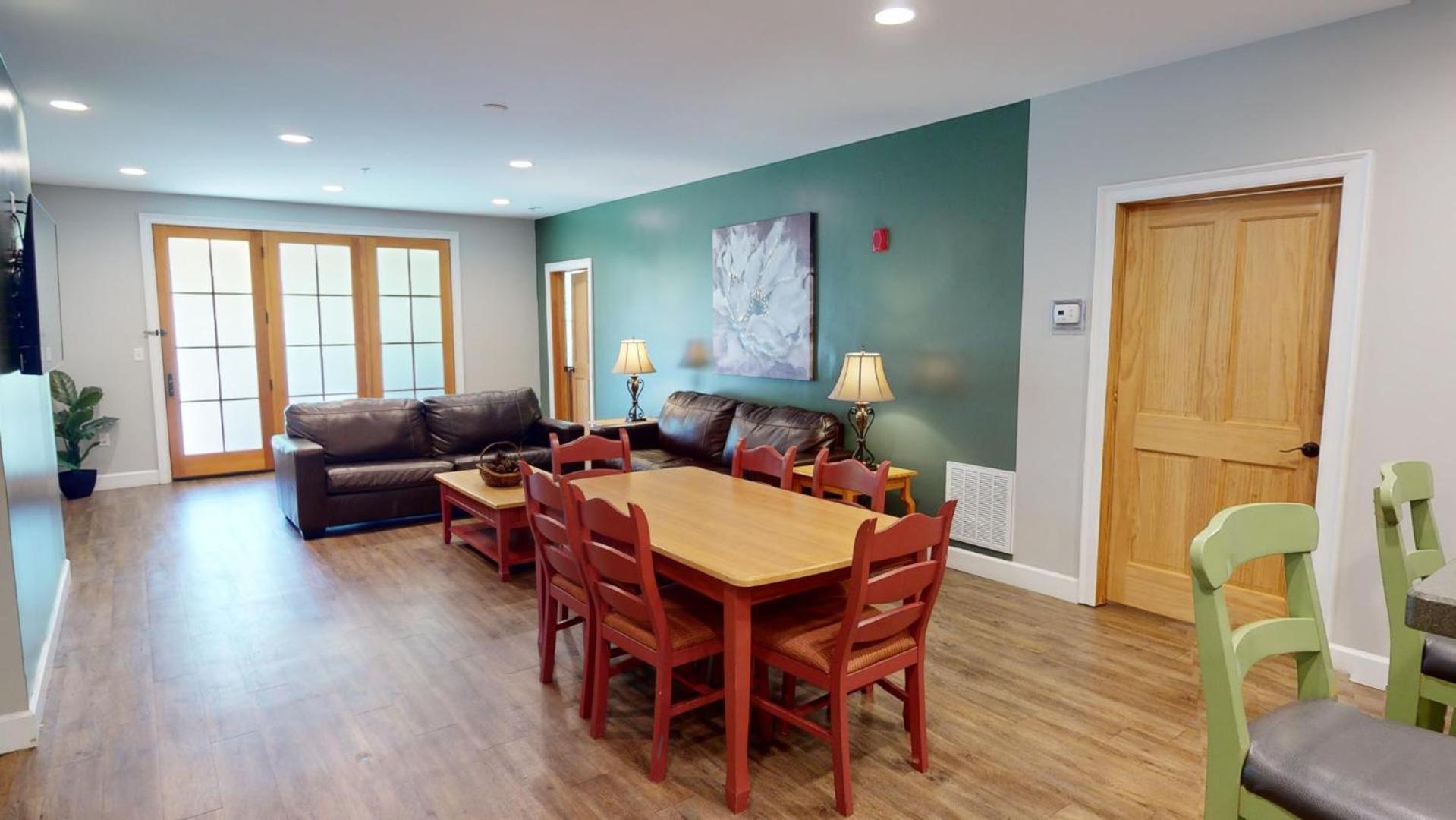 Viewpoint Condominiums photo 31