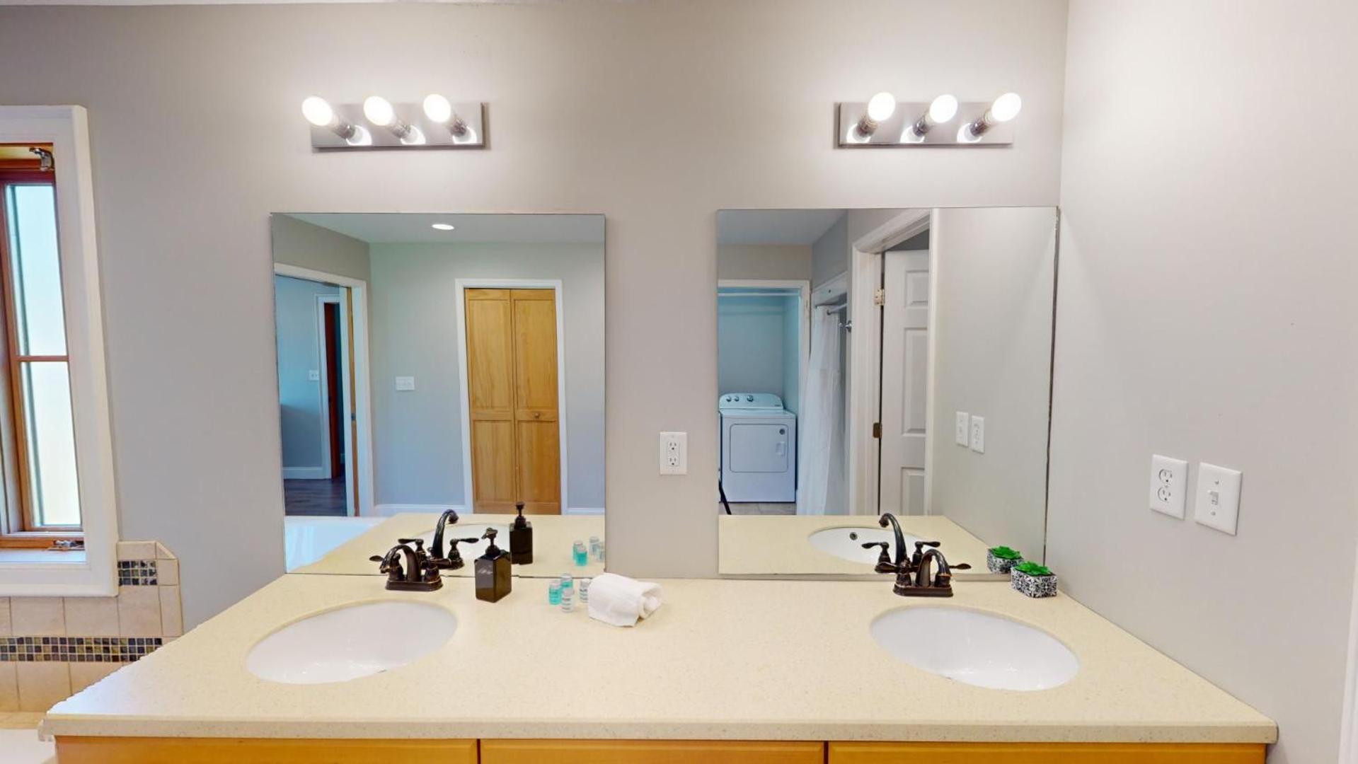 Viewpoint Condominiums photo 68