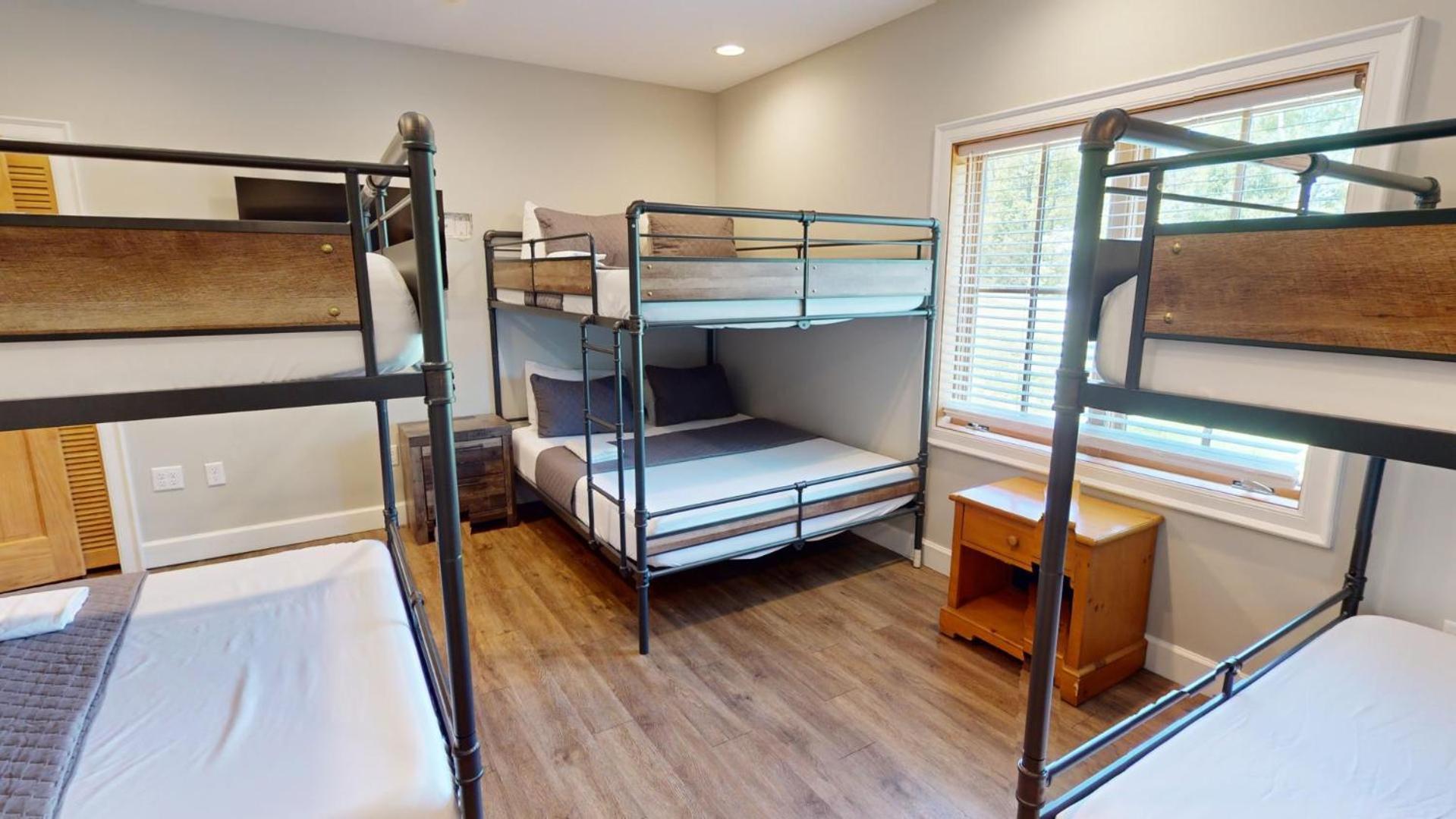 Viewpoint Condominiums photo 37
