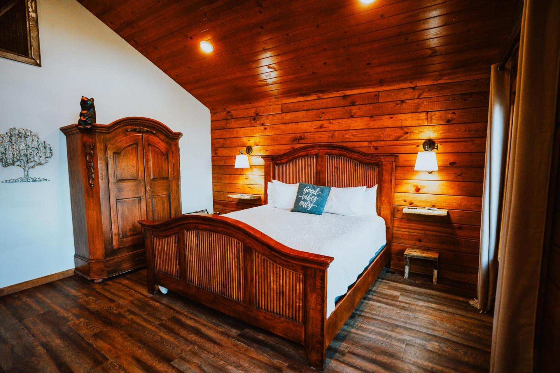 Starlight Haven Hot Springs photo 53