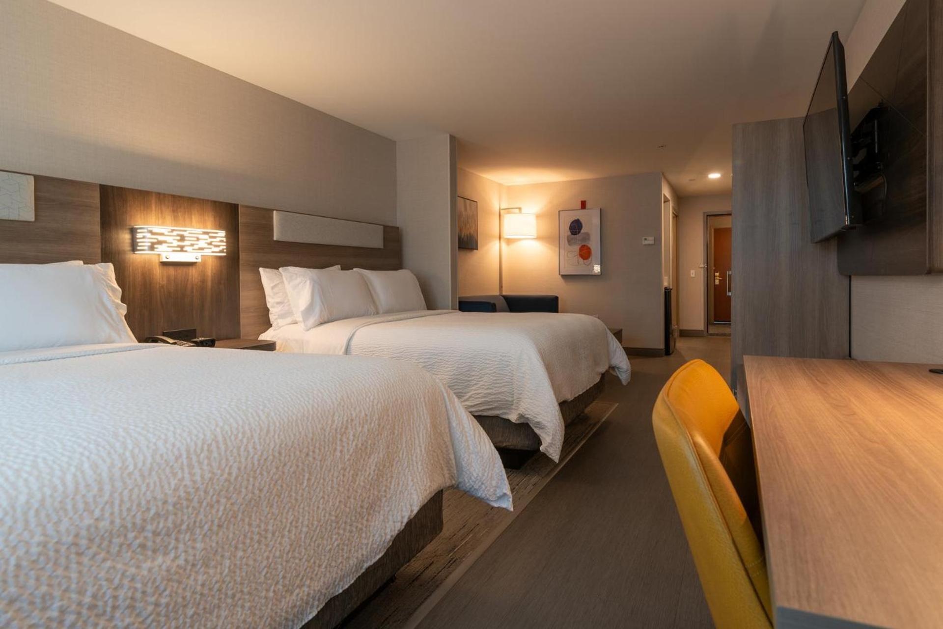 Holiday Inn Express Hotel & Suites Hampton South-Seabrook by IHG photo 52