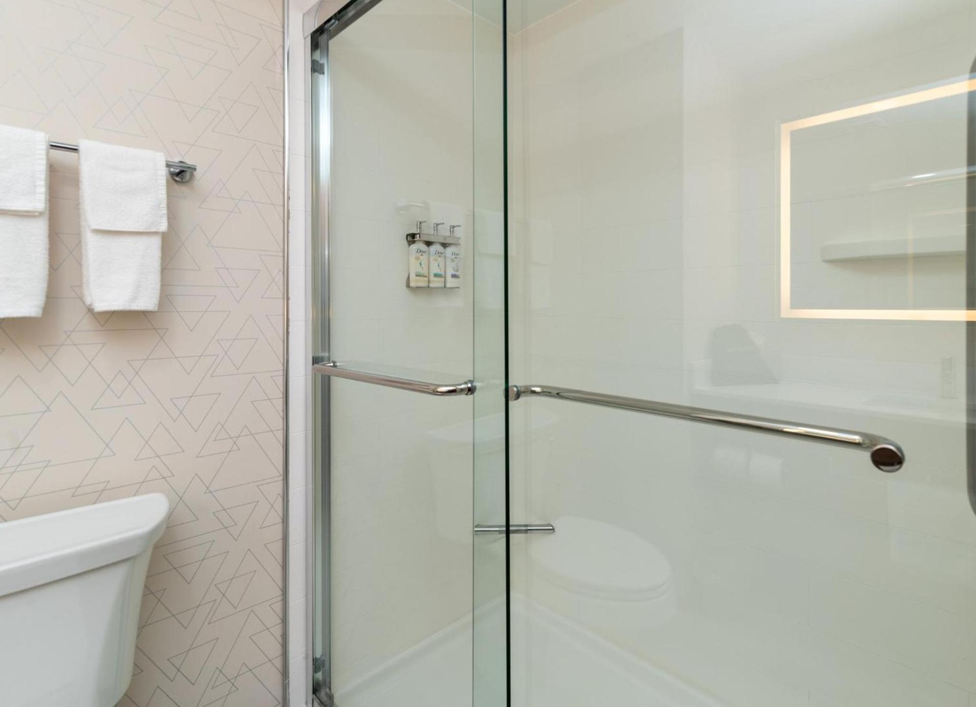 Holiday Inn Express Hotel & Suites Hampton South-Seabrook by IHG photo 49