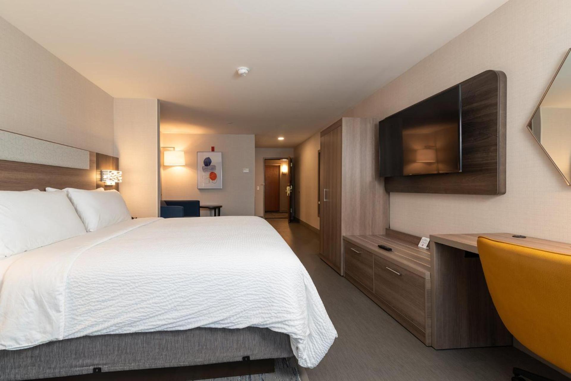 Holiday Inn Express Hotel & Suites Hampton South-Seabrook by IHG photo 56