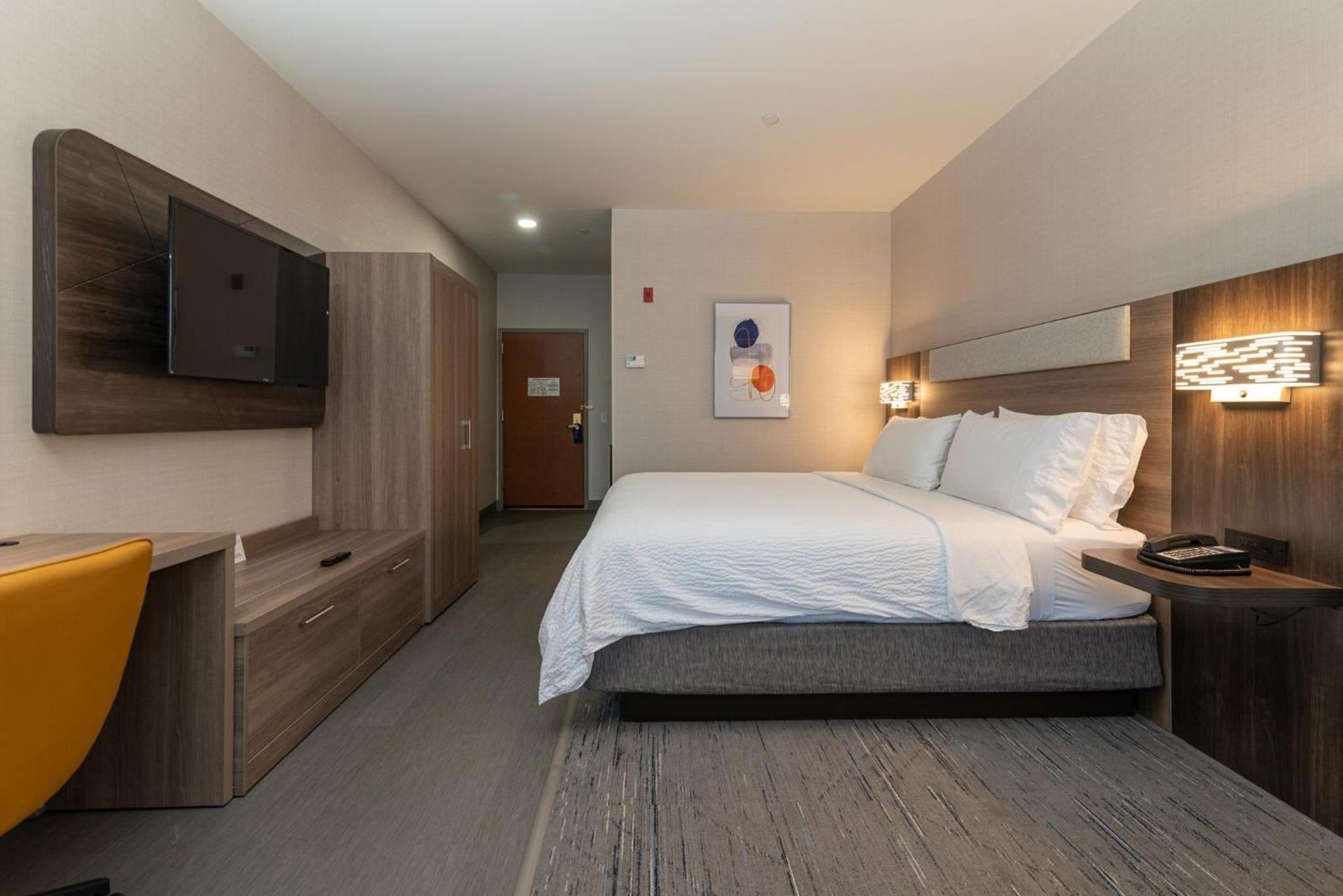 Holiday Inn Express Hotel & Suites Hampton South-Seabrook by IHG photo 50