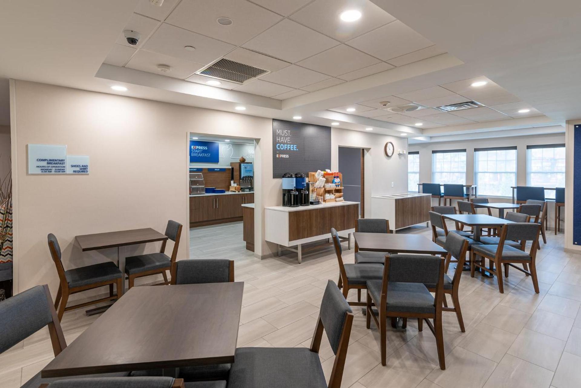 Holiday Inn Express Hotel & Suites Hampton South-Seabrook by IHG photo 67