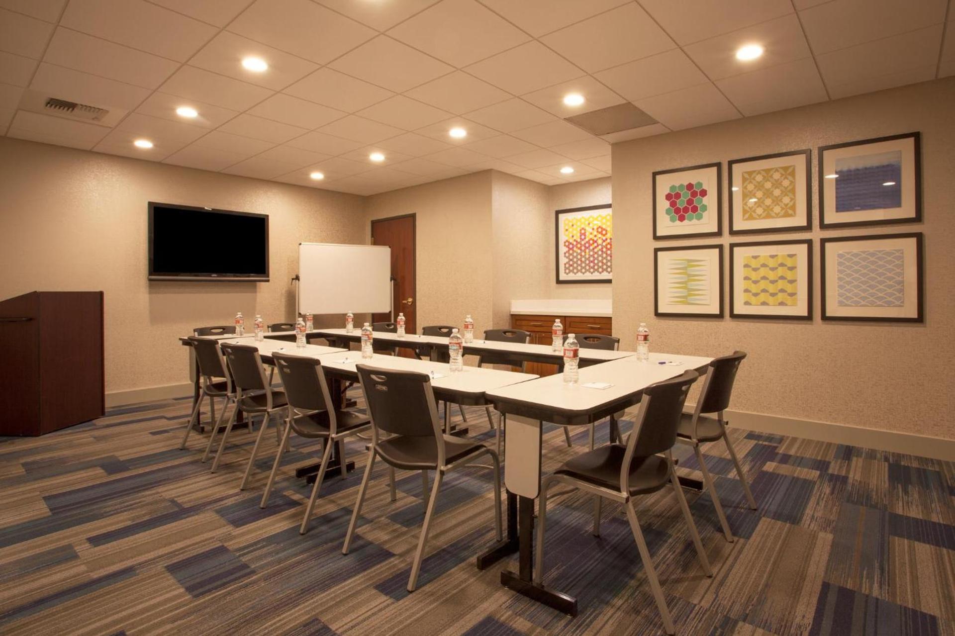 Holiday Inn Express Davis-University Area by IHG photo 64
