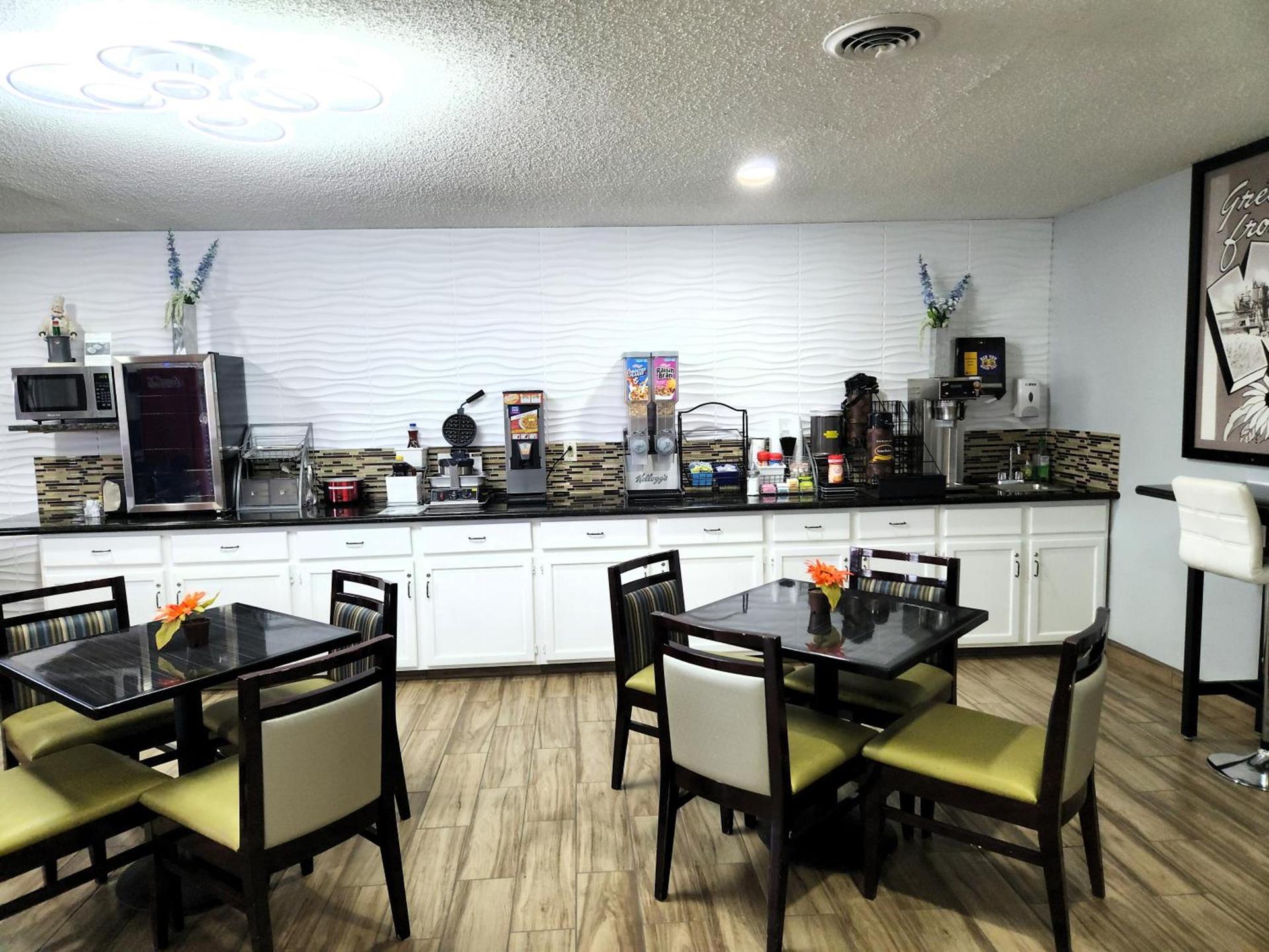 Express Inn Parsons photo 8