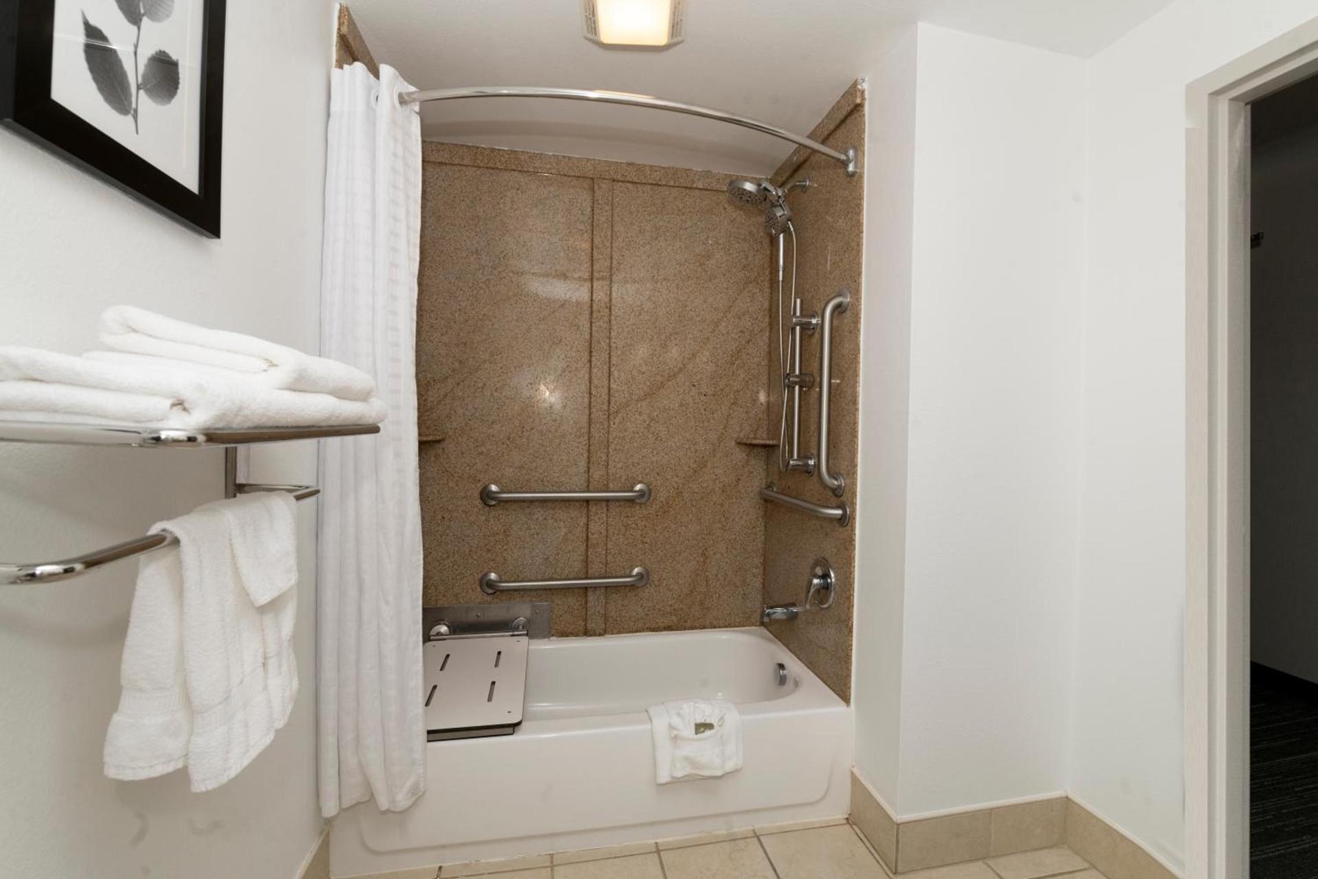 Country Inn & Suites by Radisson, Harrisburg - Hershey West, PA photo 97
