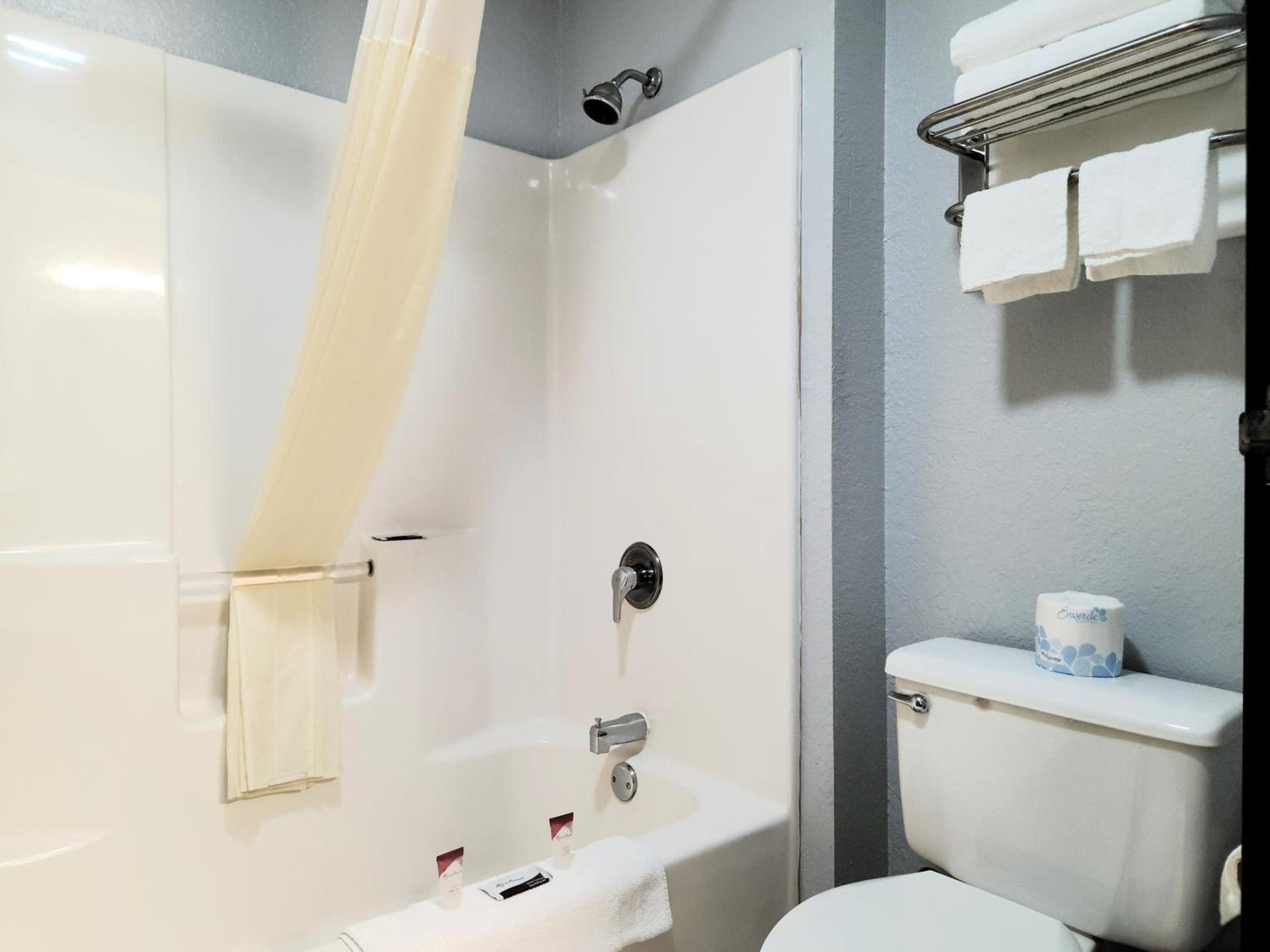 Express Inn Parsons photo 26