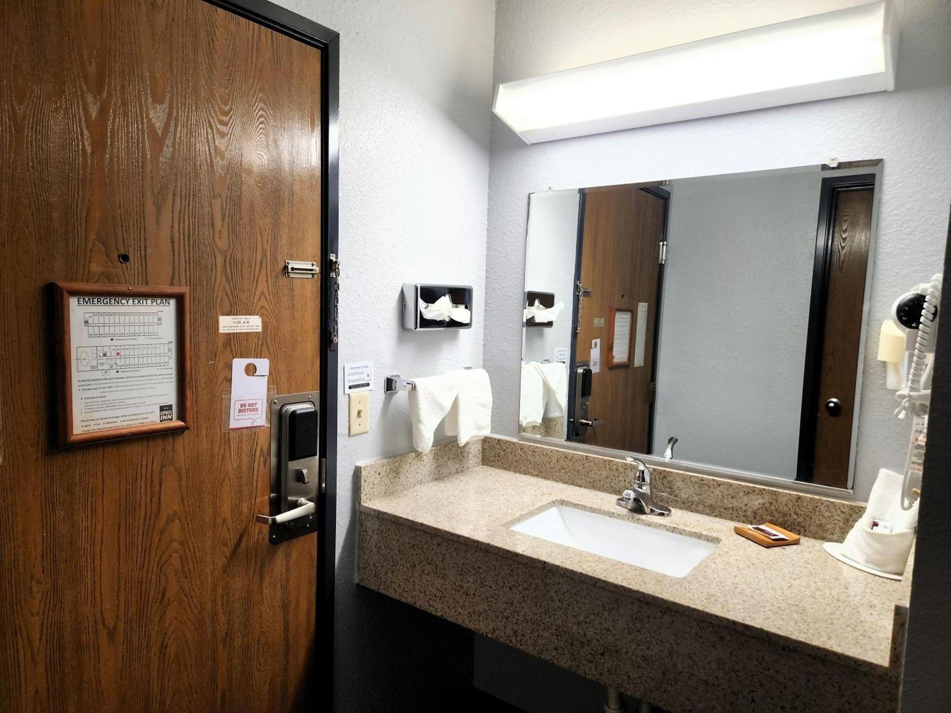 Express Inn Parsons photo 27