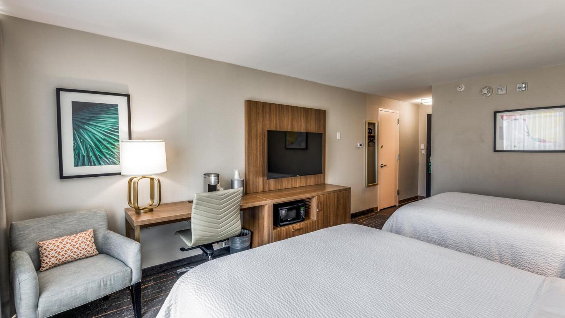 Holiday Inn Dallas Market Ctr Love Field by IHG photo 37