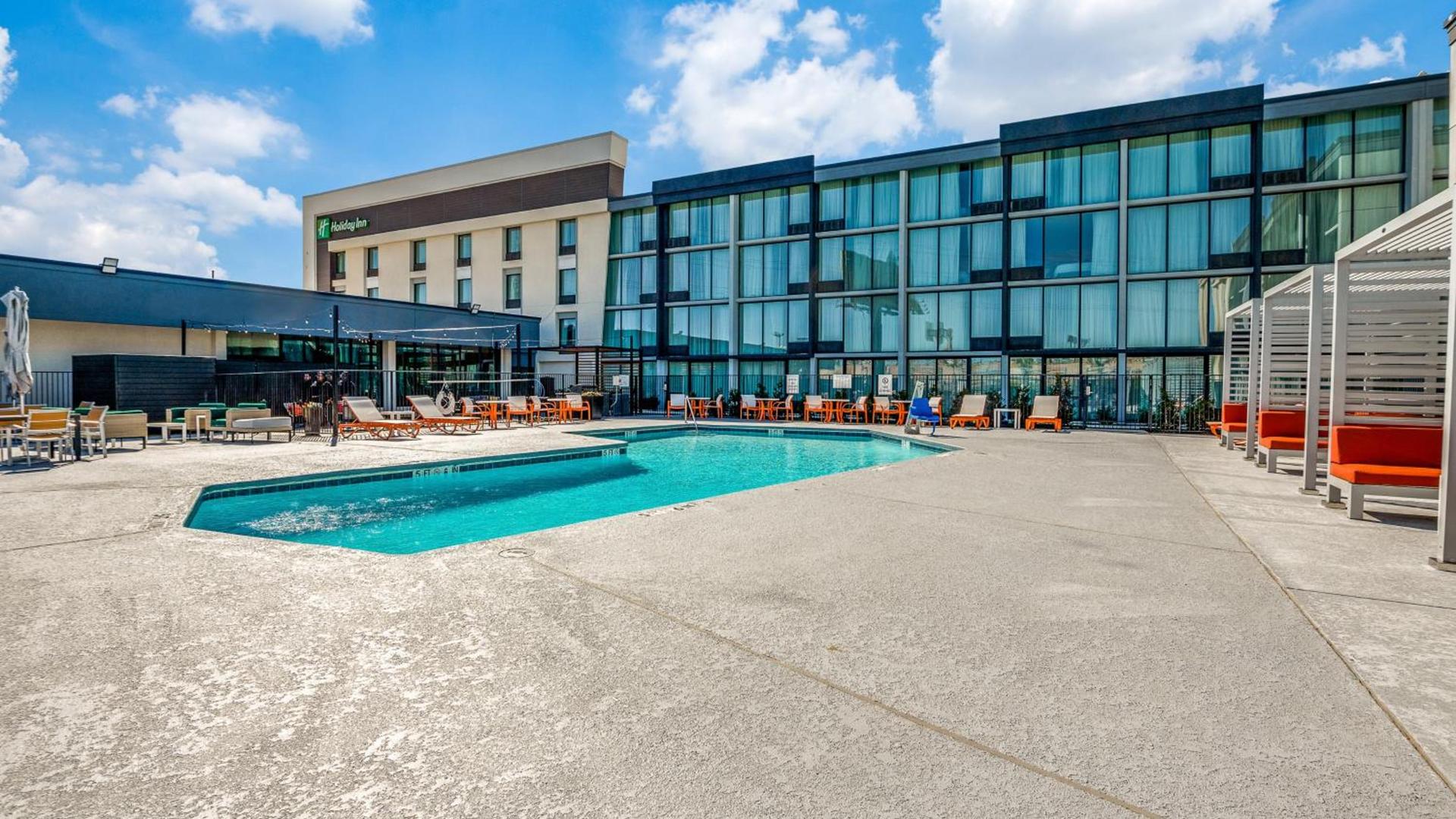 Holiday Inn Dallas Market Ctr Love Field by IHG photo 2