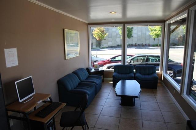 Seatac Inn photo 5