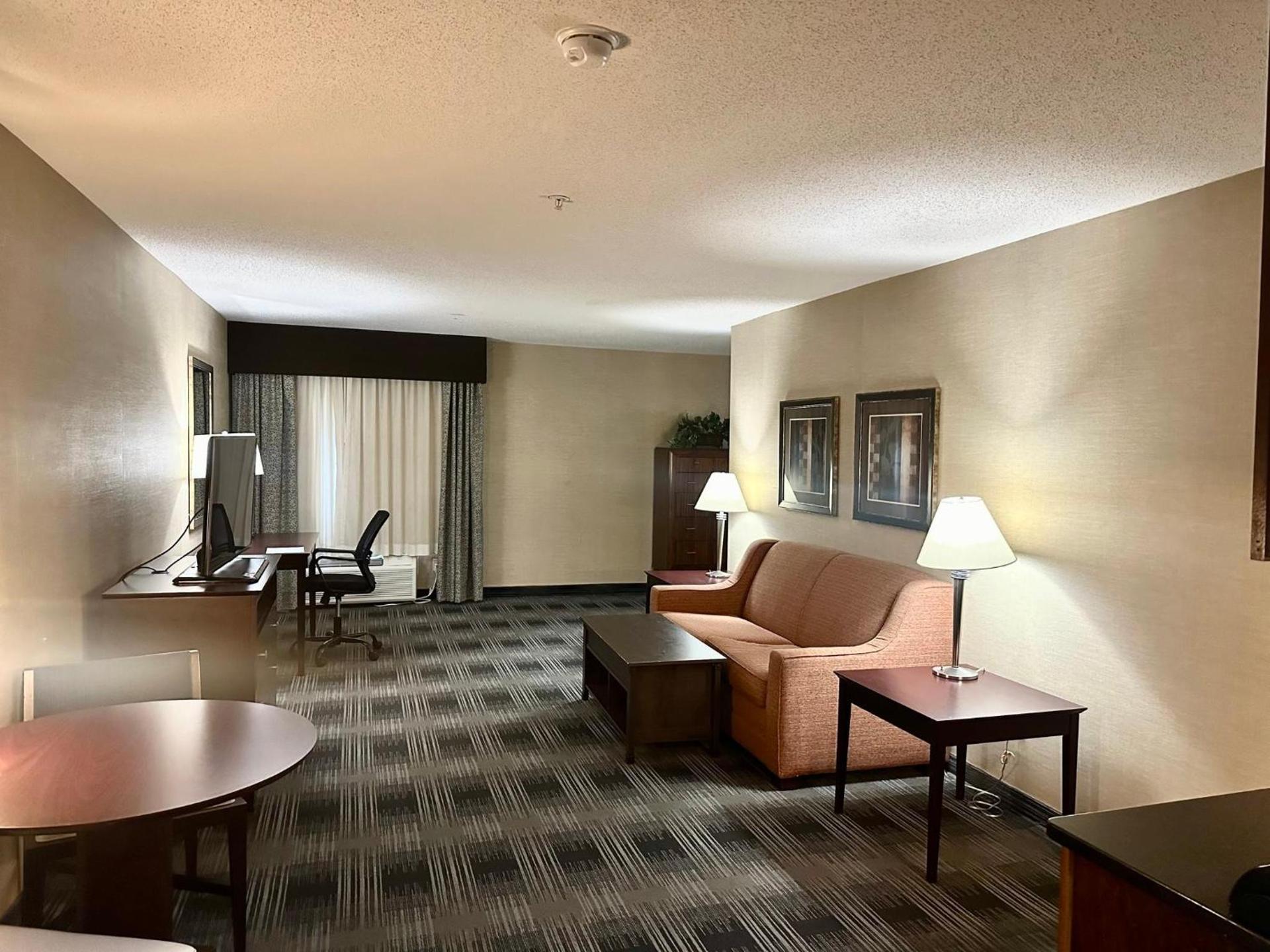 Holiday Inn Express & Suites Meriden by IHG photo 72