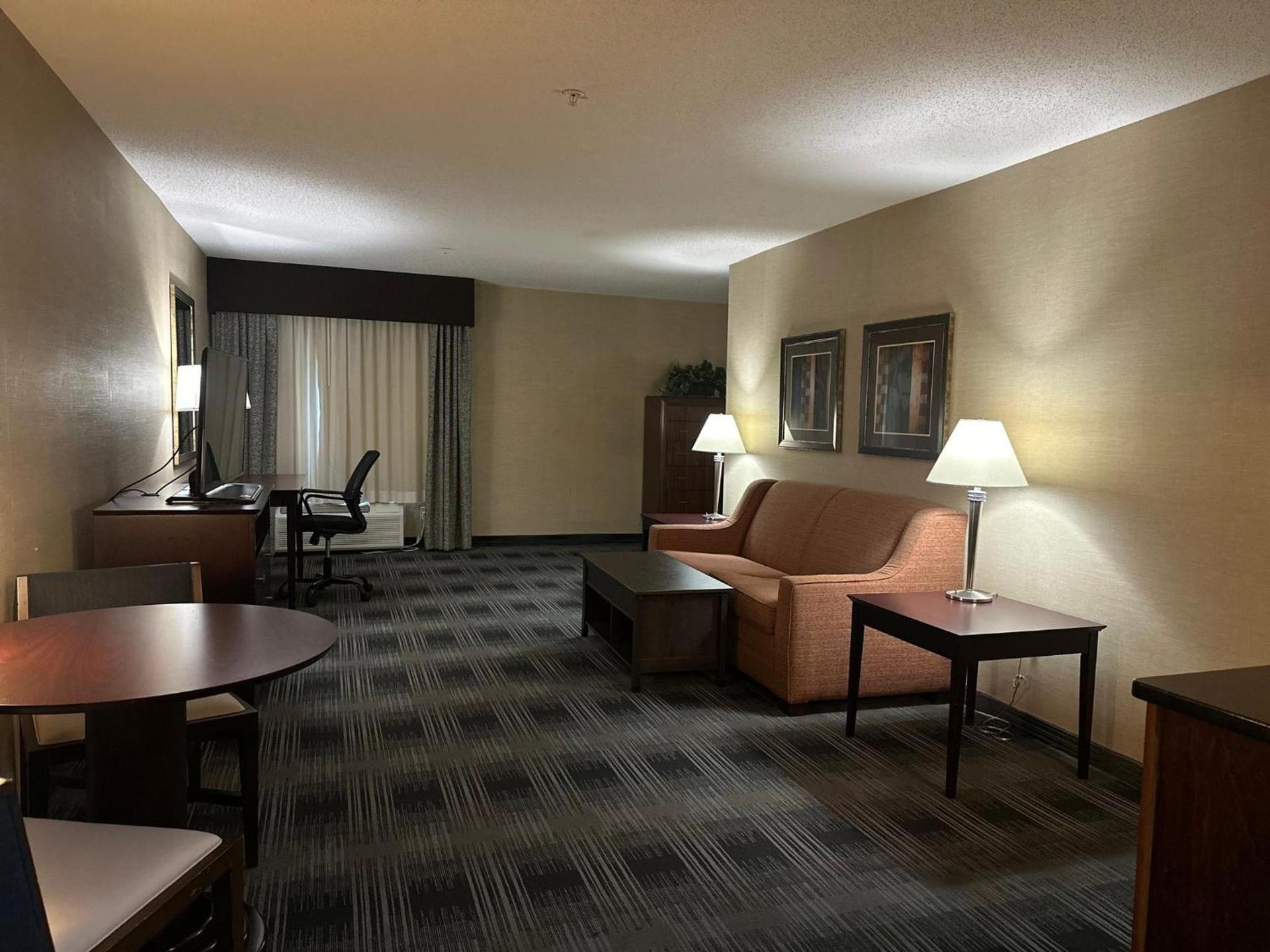 Holiday Inn Express & Suites Meriden by IHG photo 69