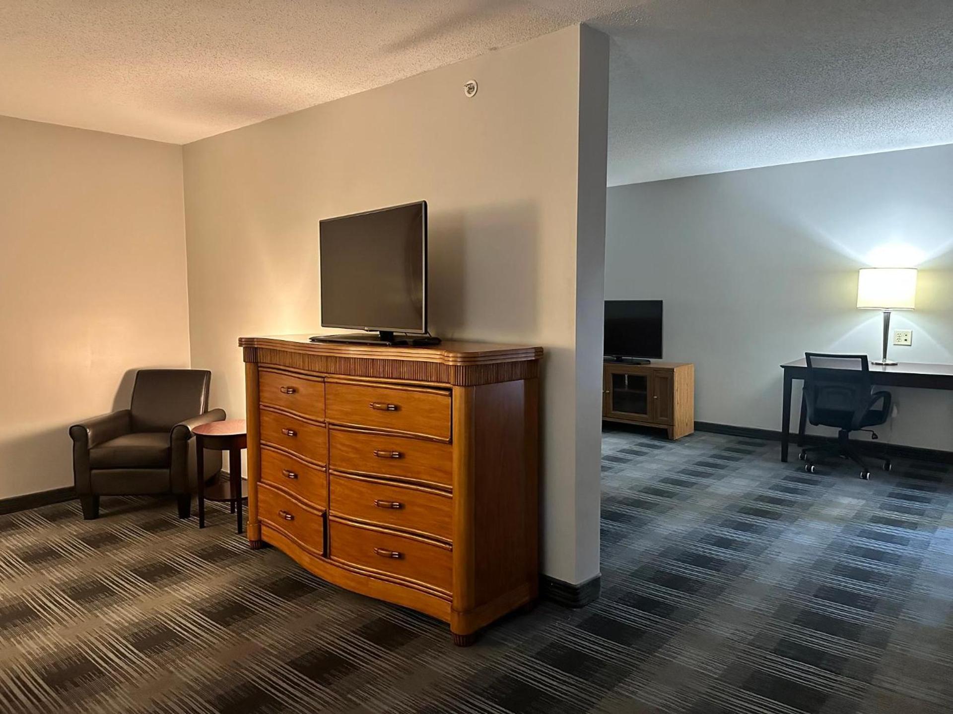 Holiday Inn Express & Suites Meriden by IHG photo 71