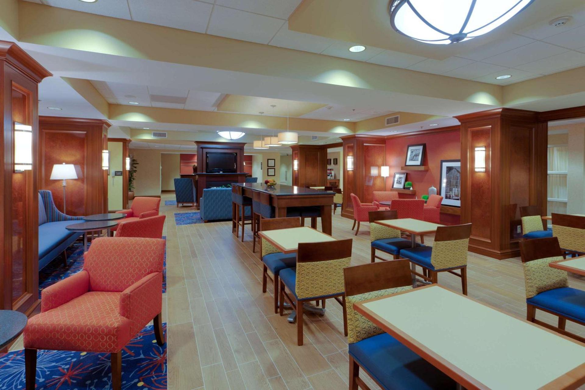 Hampton Inn Warrenton, Va photo 17