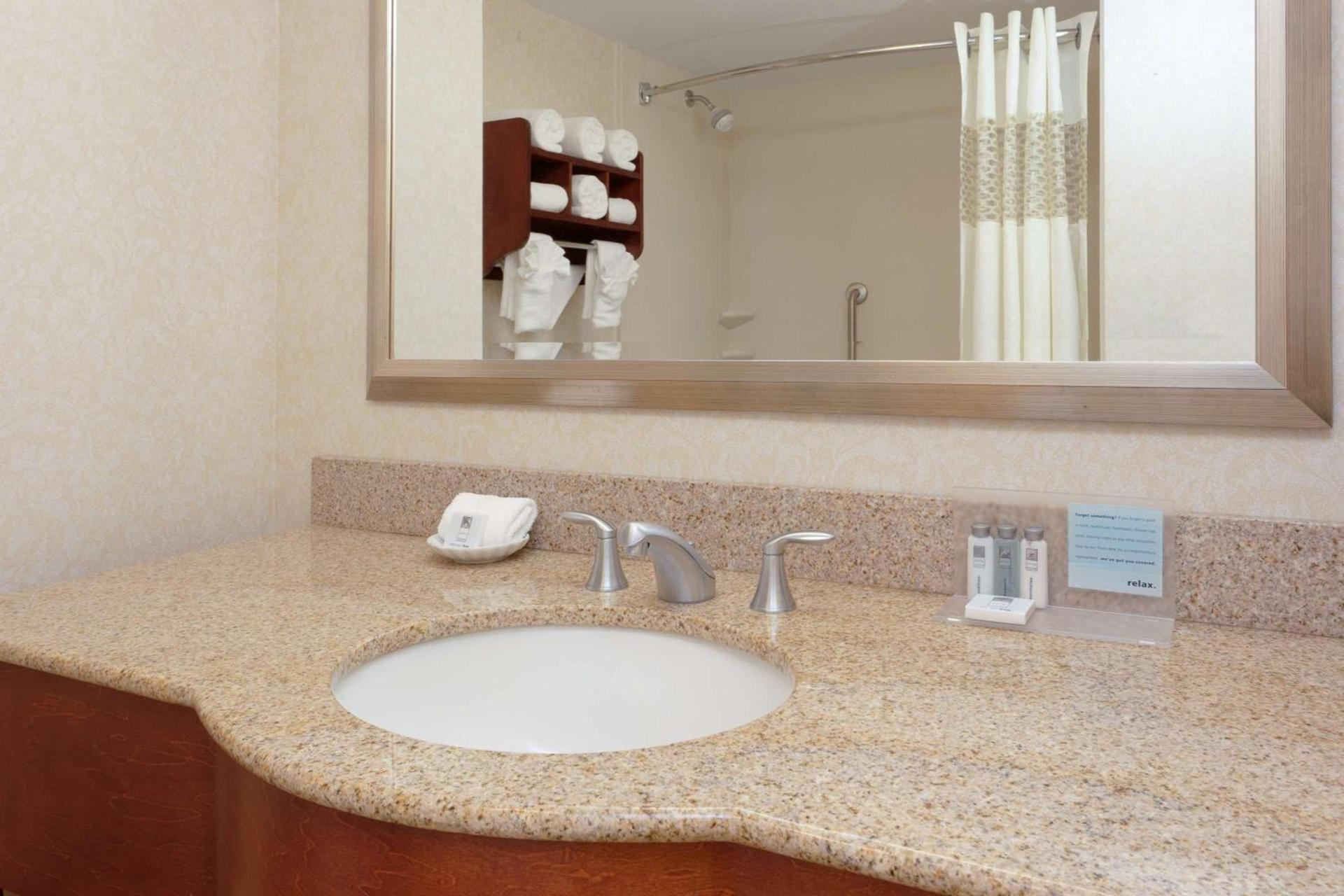 Hampton Inn Warrenton, Va photo 24