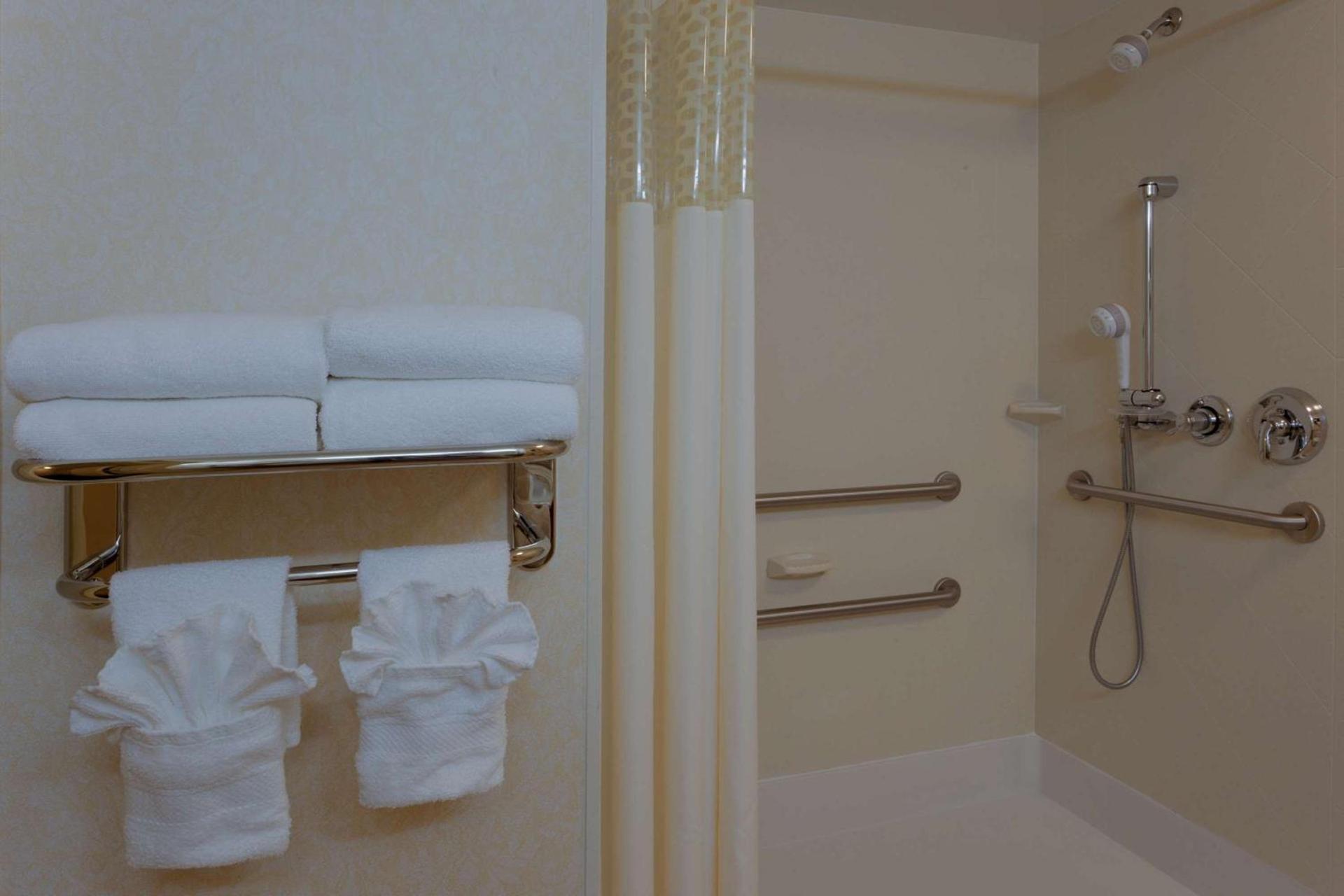 Hampton Inn Warrenton, Va photo 25