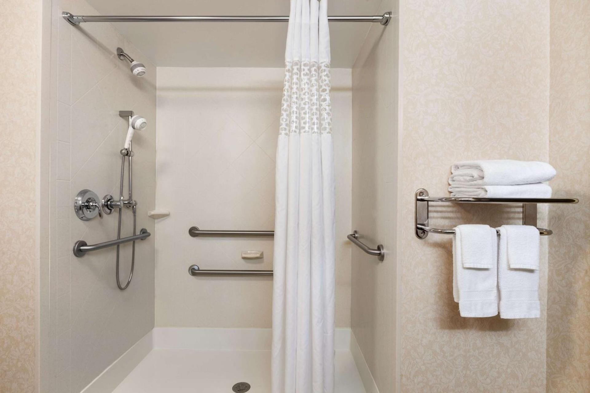 Hampton Inn Warrenton, Va photo 38