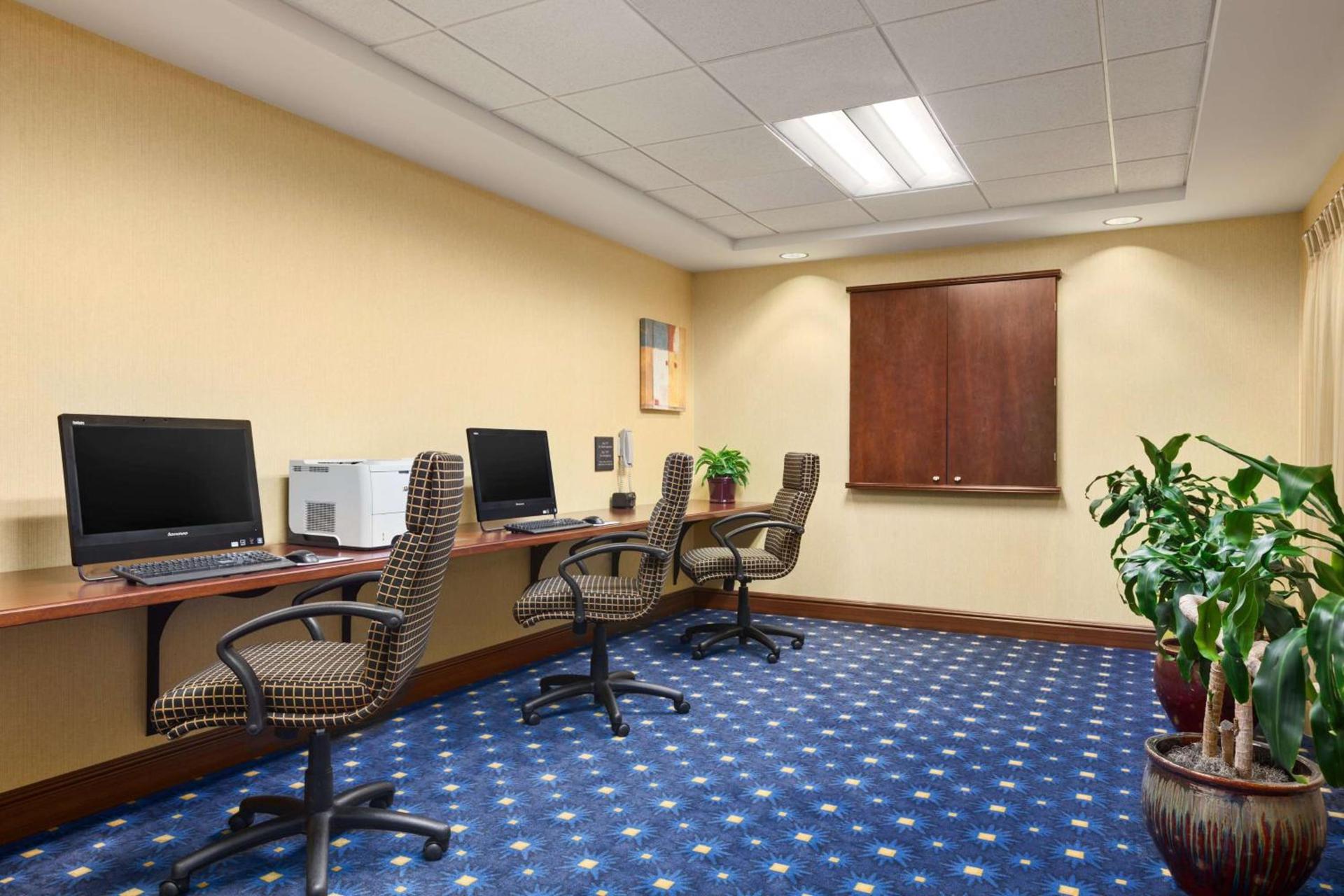 Hampton Inn Warrenton, Va photo 48
