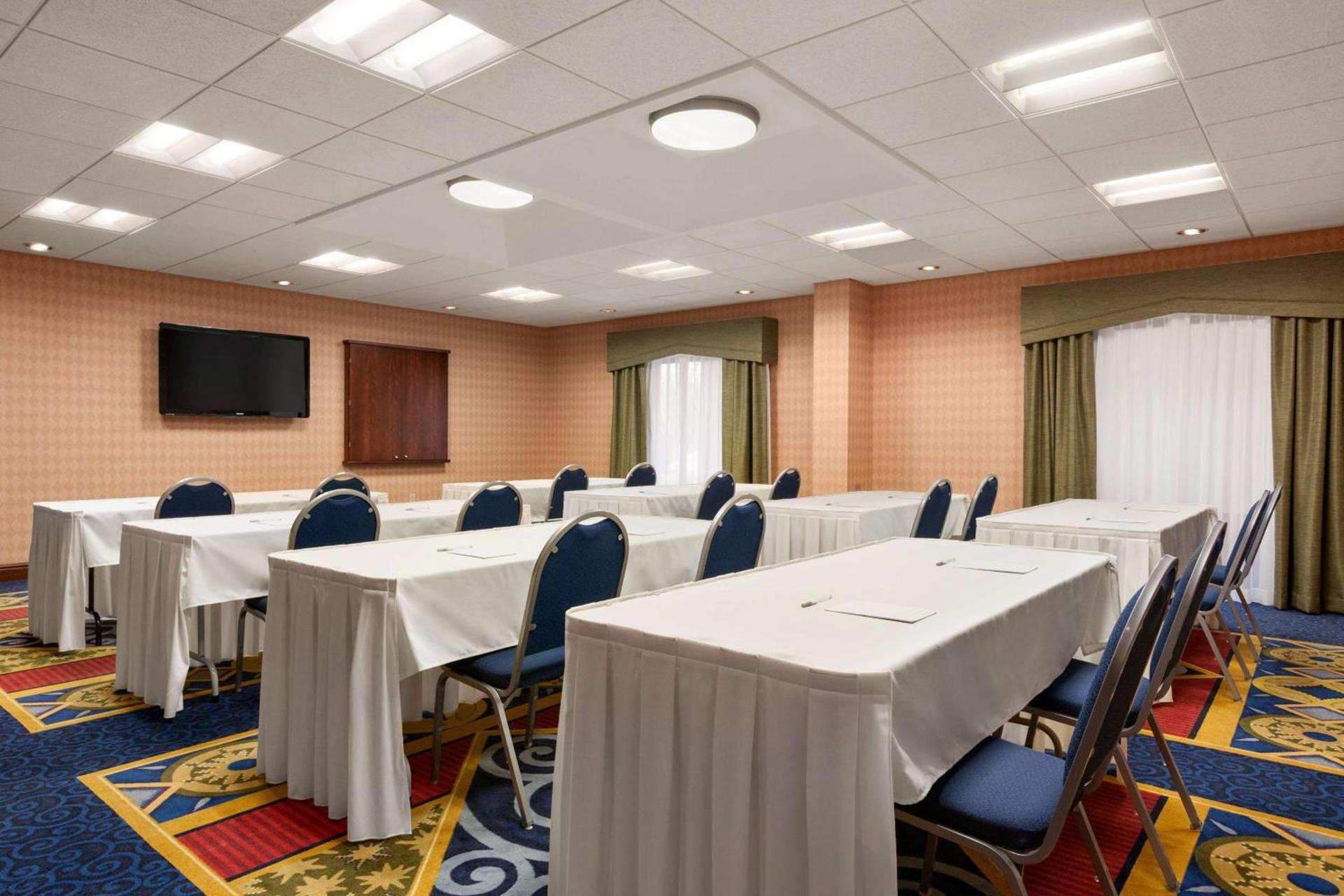 Hampton Inn Warrenton, Va photo 47