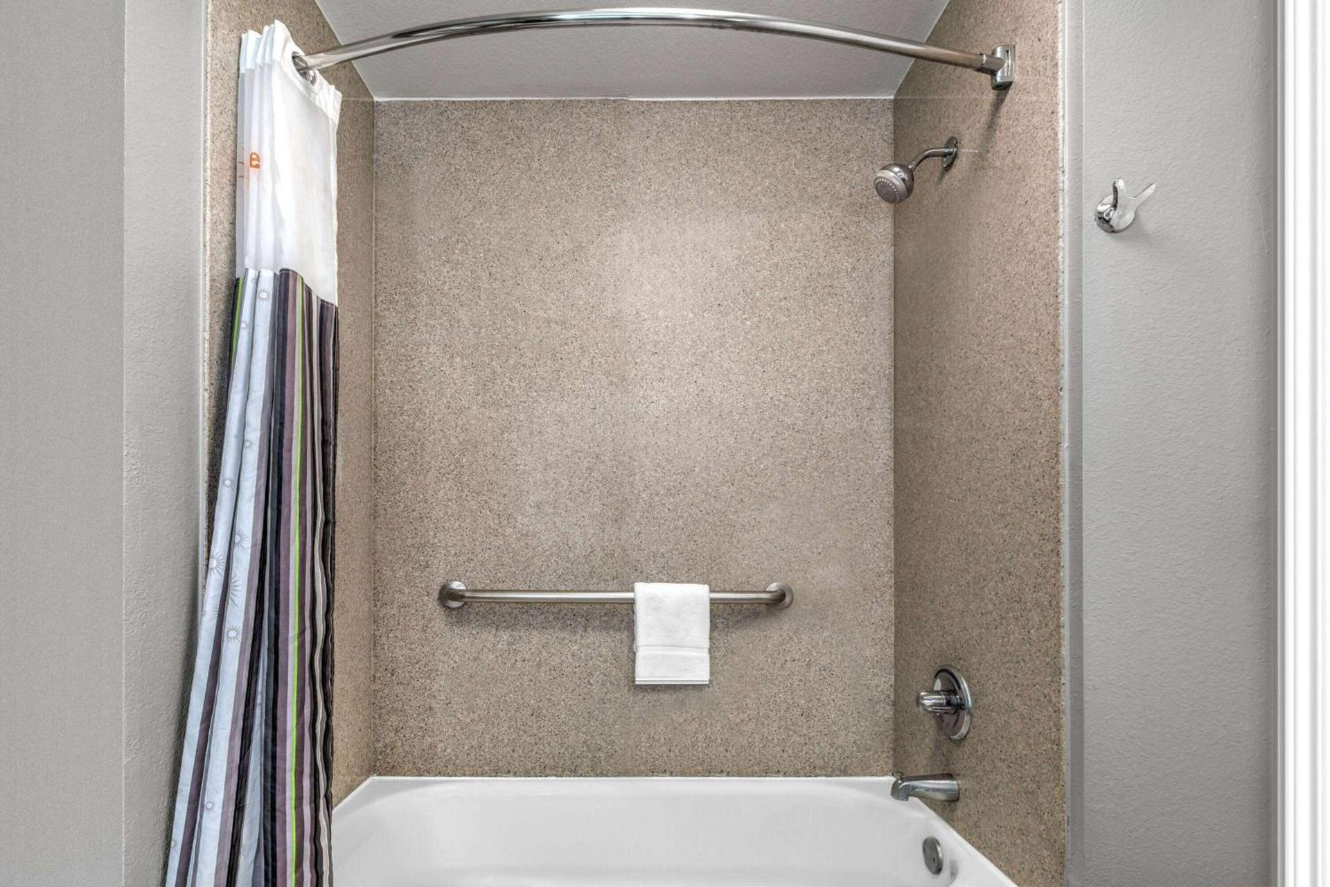 La Quinta by Wyndham Belton - Temple South photo 33