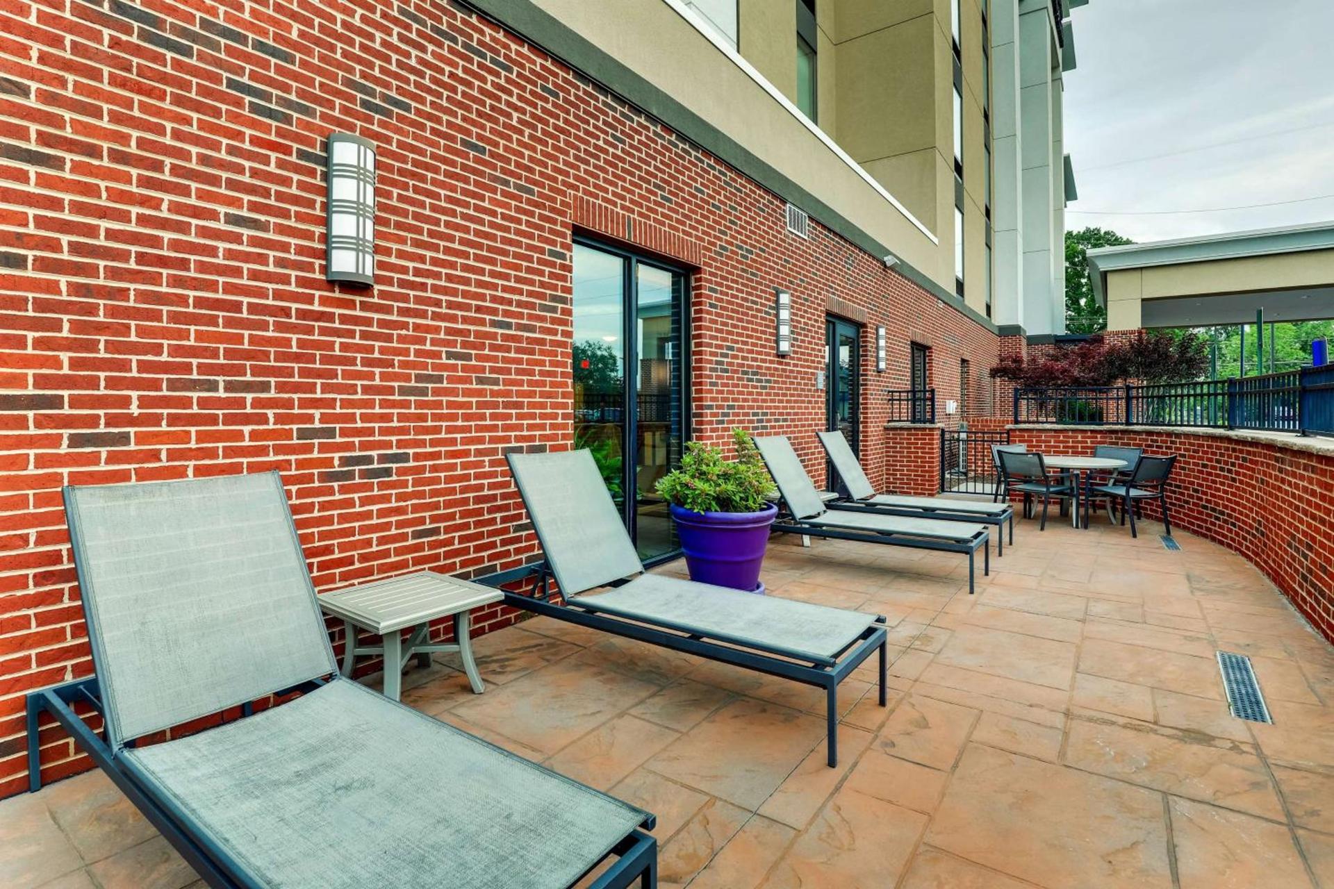 Hampton Inn and Suites Rome, GA photo 2