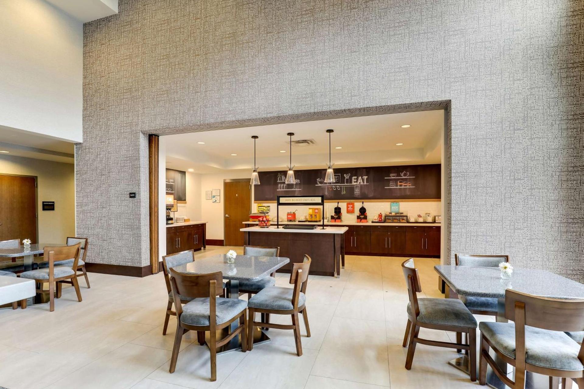 Hampton Inn and Suites Rome, GA photo 23