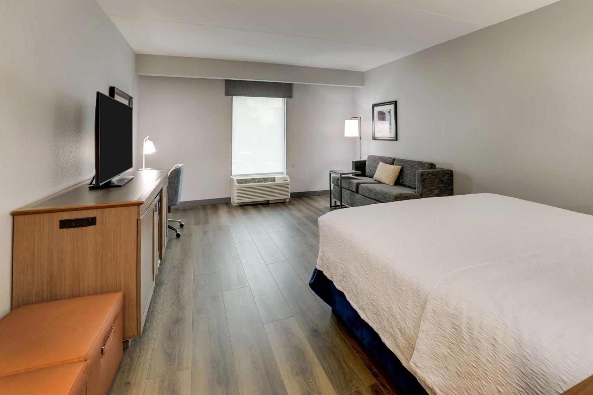 Hampton Inn and Suites Rome, GA photo 51