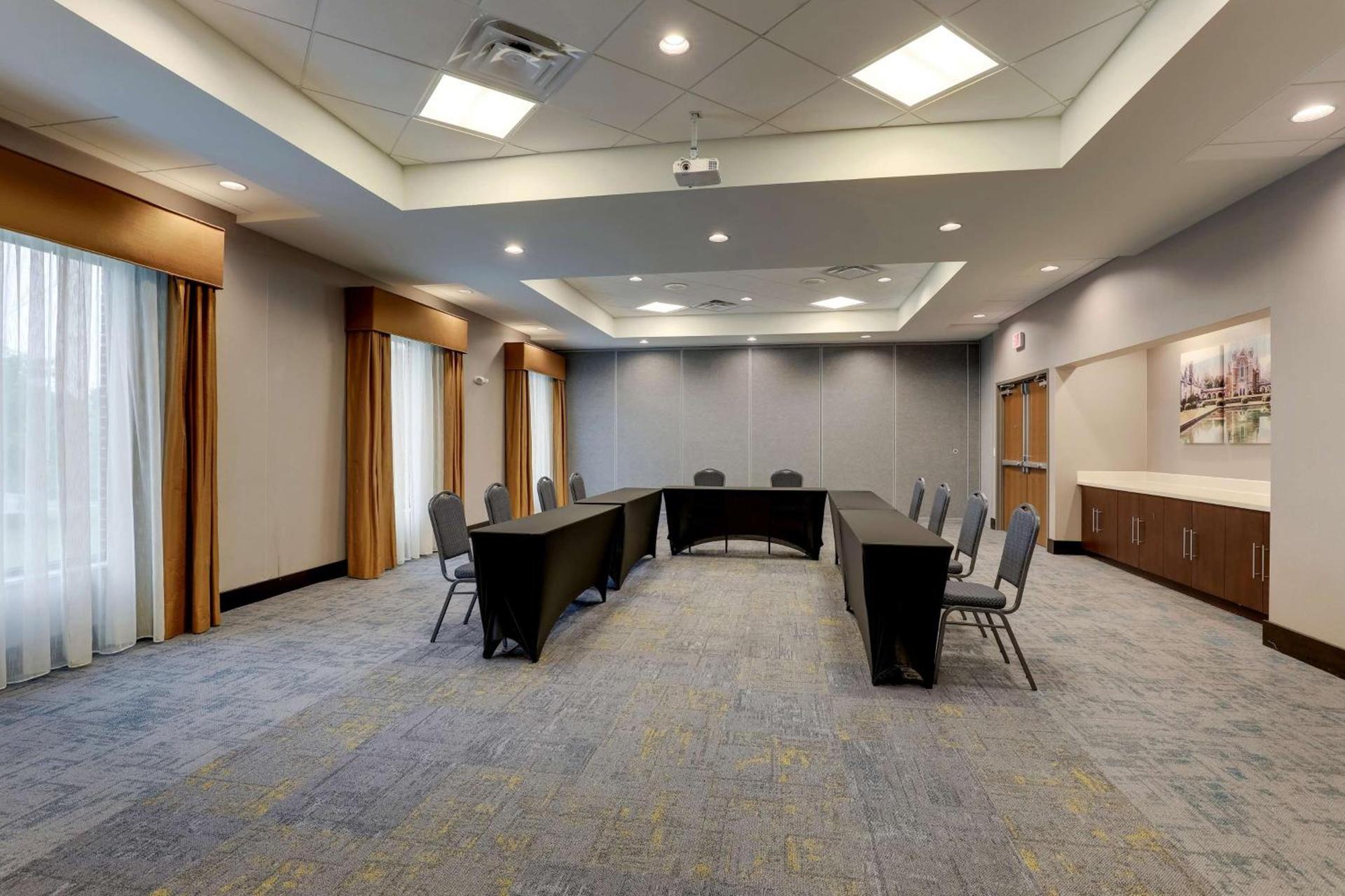 Hampton Inn and Suites Rome, GA photo 63