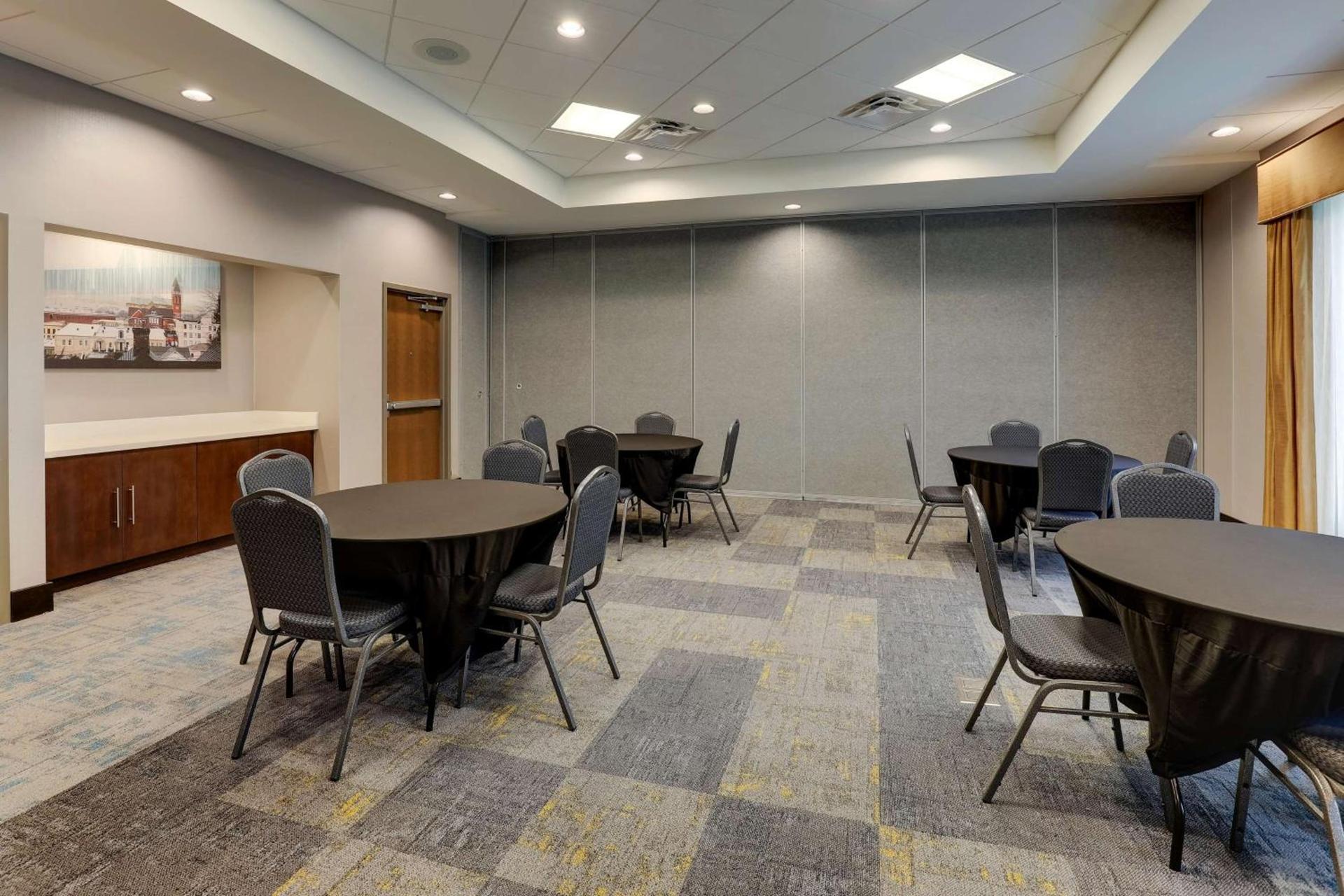 Hampton Inn and Suites Rome, GA photo 66