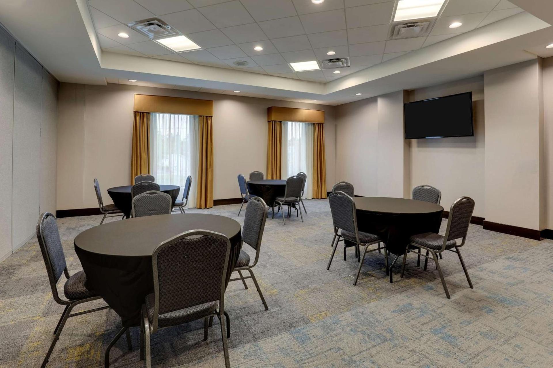 Hampton Inn and Suites Rome, GA photo 64