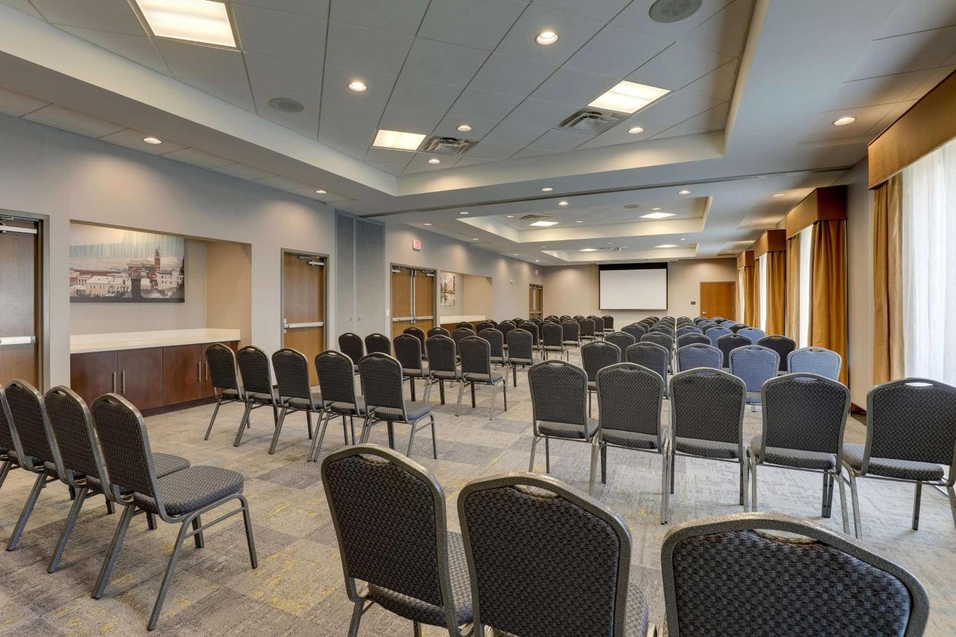 Hampton Inn and Suites Rome, GA photo 68