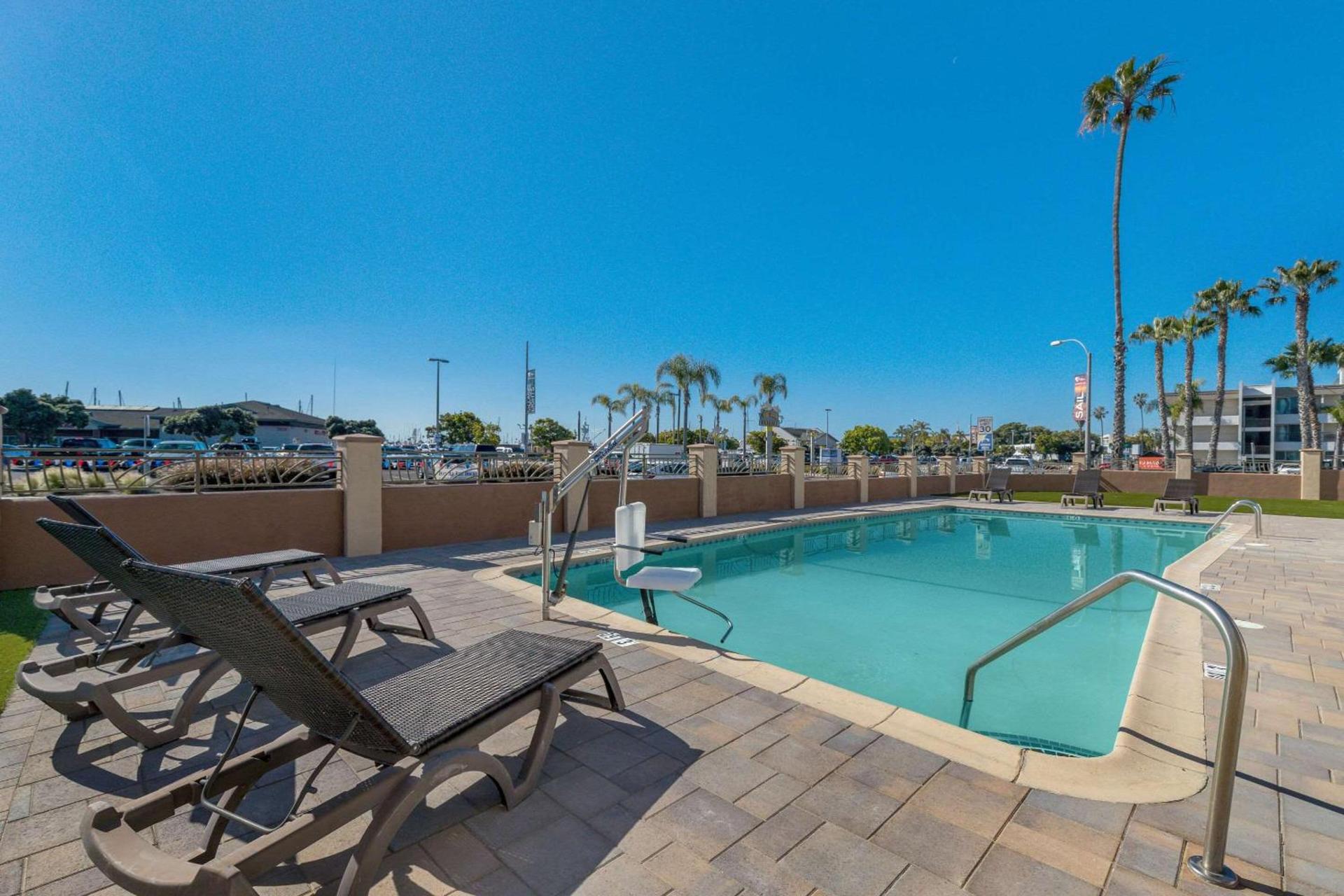 Comfort Inn San Diego Airport At The Harbor photo 34
