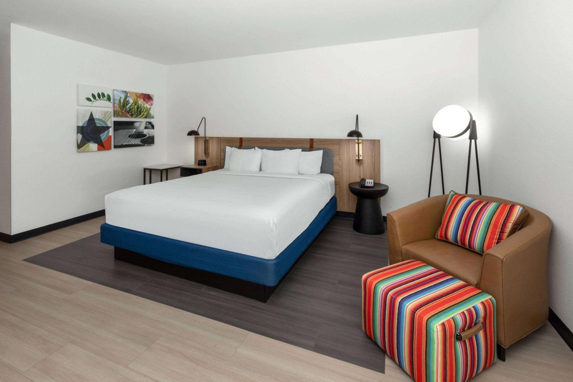 La Quinta Inn & Suites by Wyndham El Paso East Loop-375 photo 38