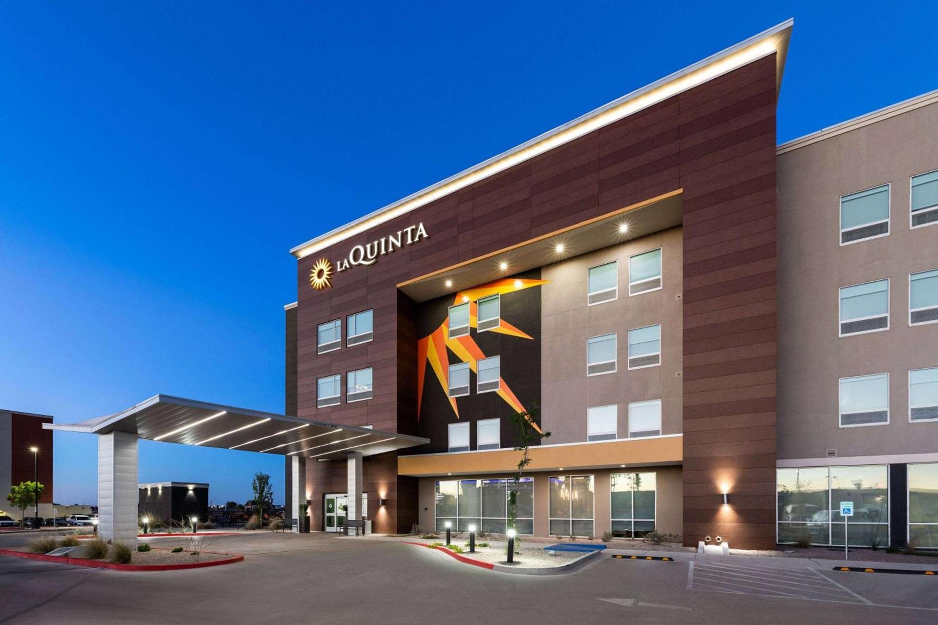 La Quinta Inn & Suites by Wyndham El Paso East Loop-375 photo 5