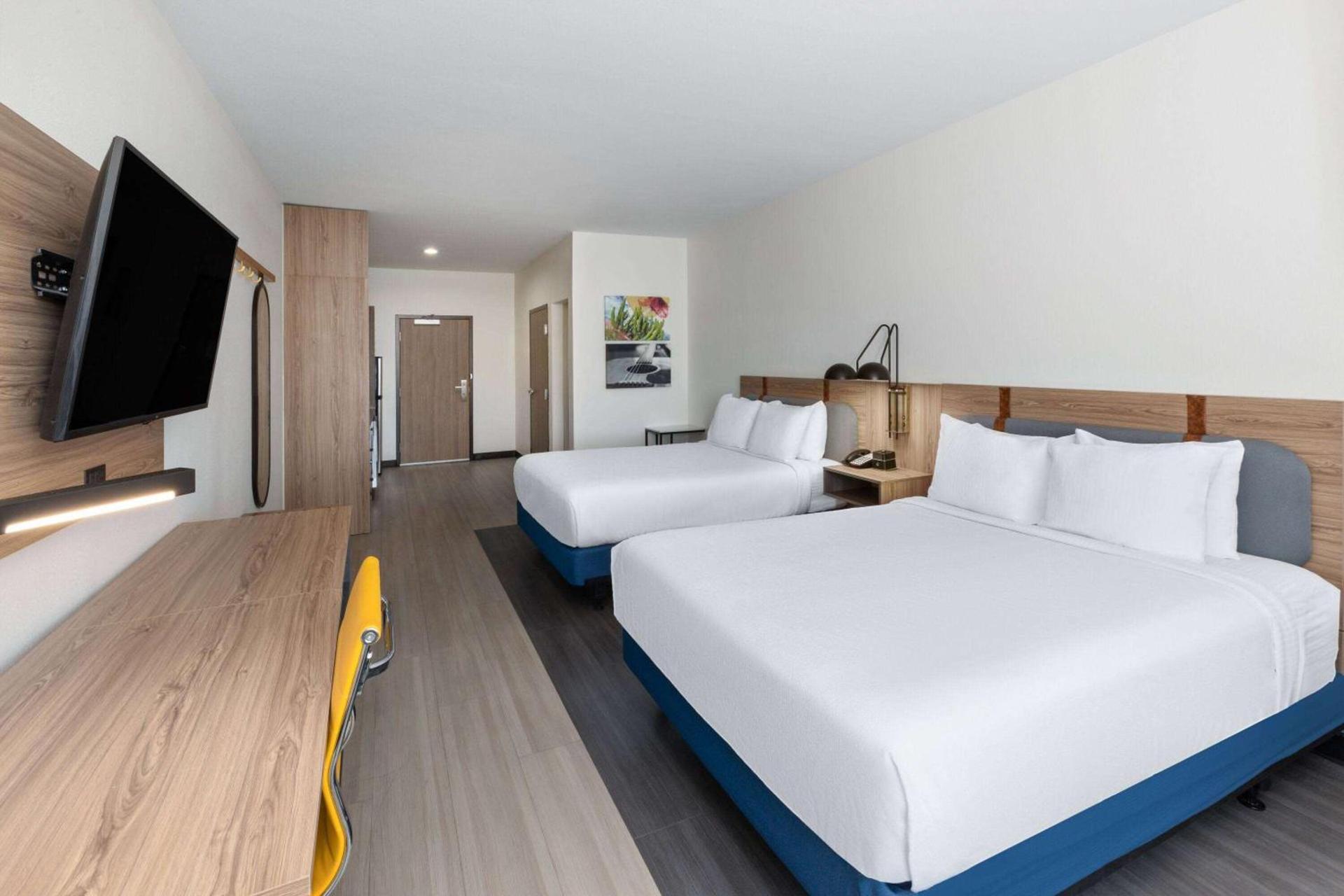 La Quinta Inn & Suites by Wyndham El Paso East Loop-375 photo 23