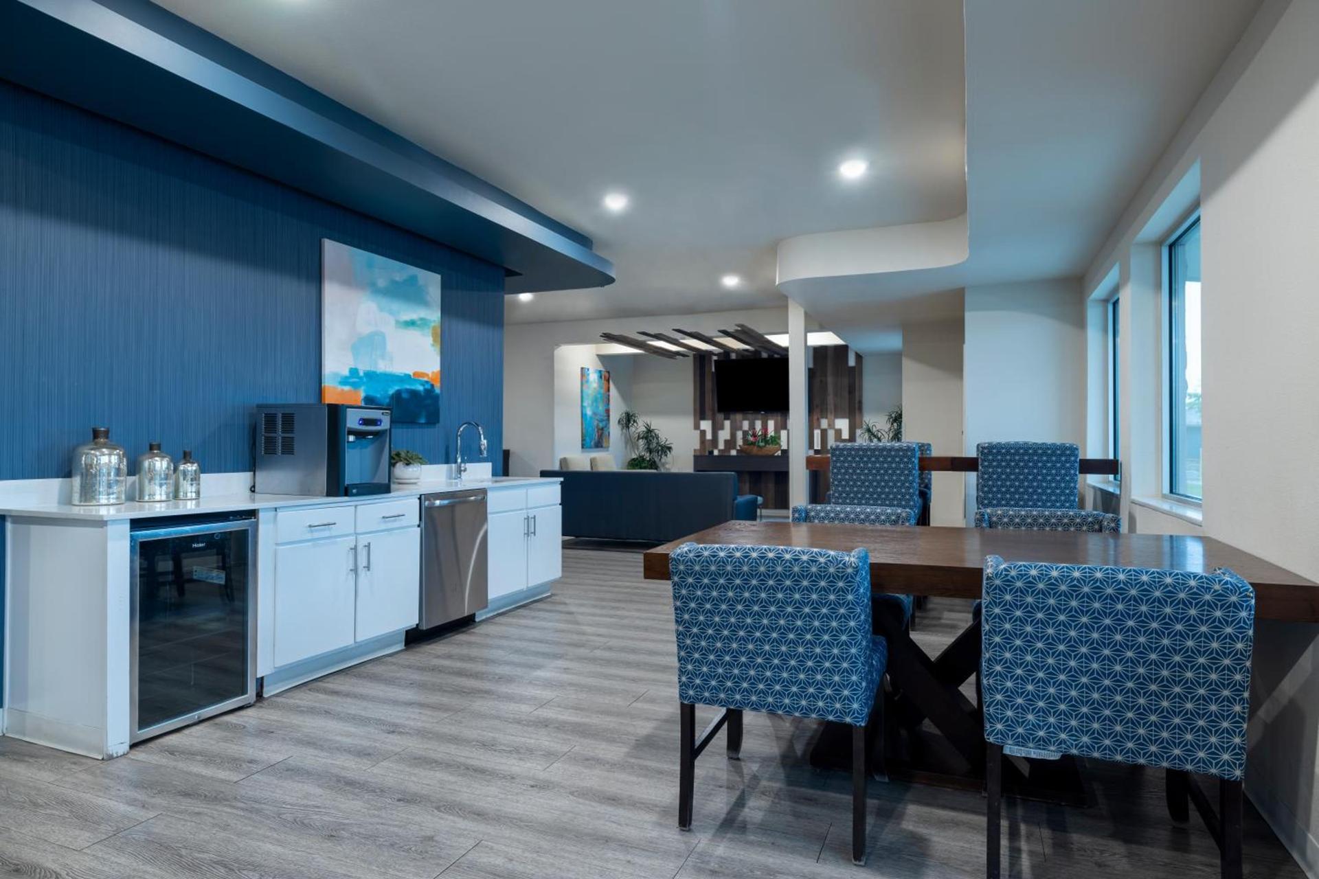 Soka Suites Dallas - Las Colinas photo 16