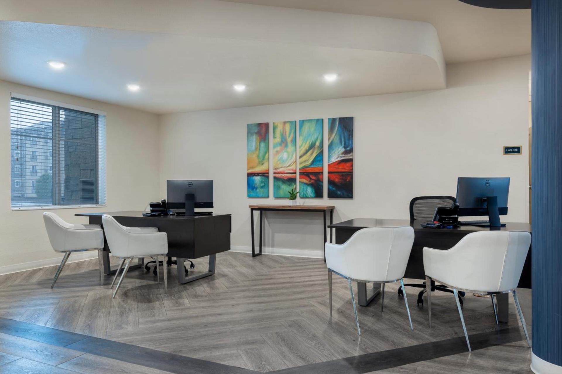 Soka Suites Dallas - Las Colinas photo 14