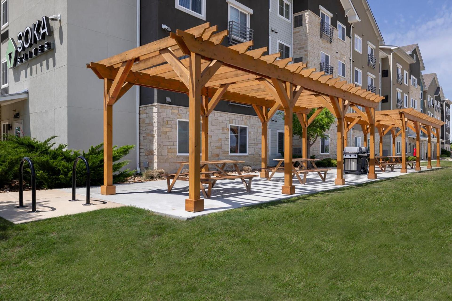 Soka Suites Dallas - Las Colinas photo 18
