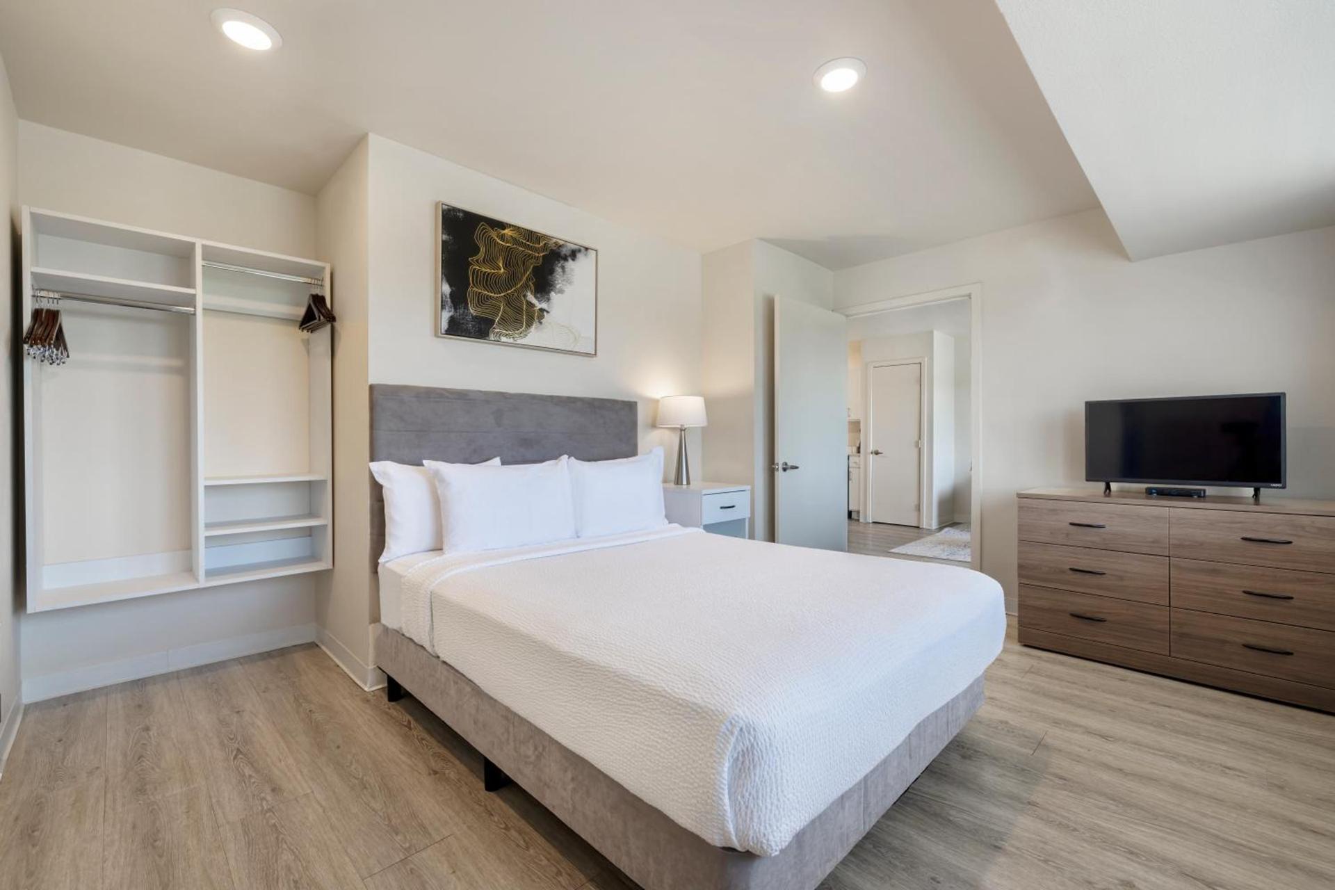 Soka Suites Dallas - Las Colinas photo 20