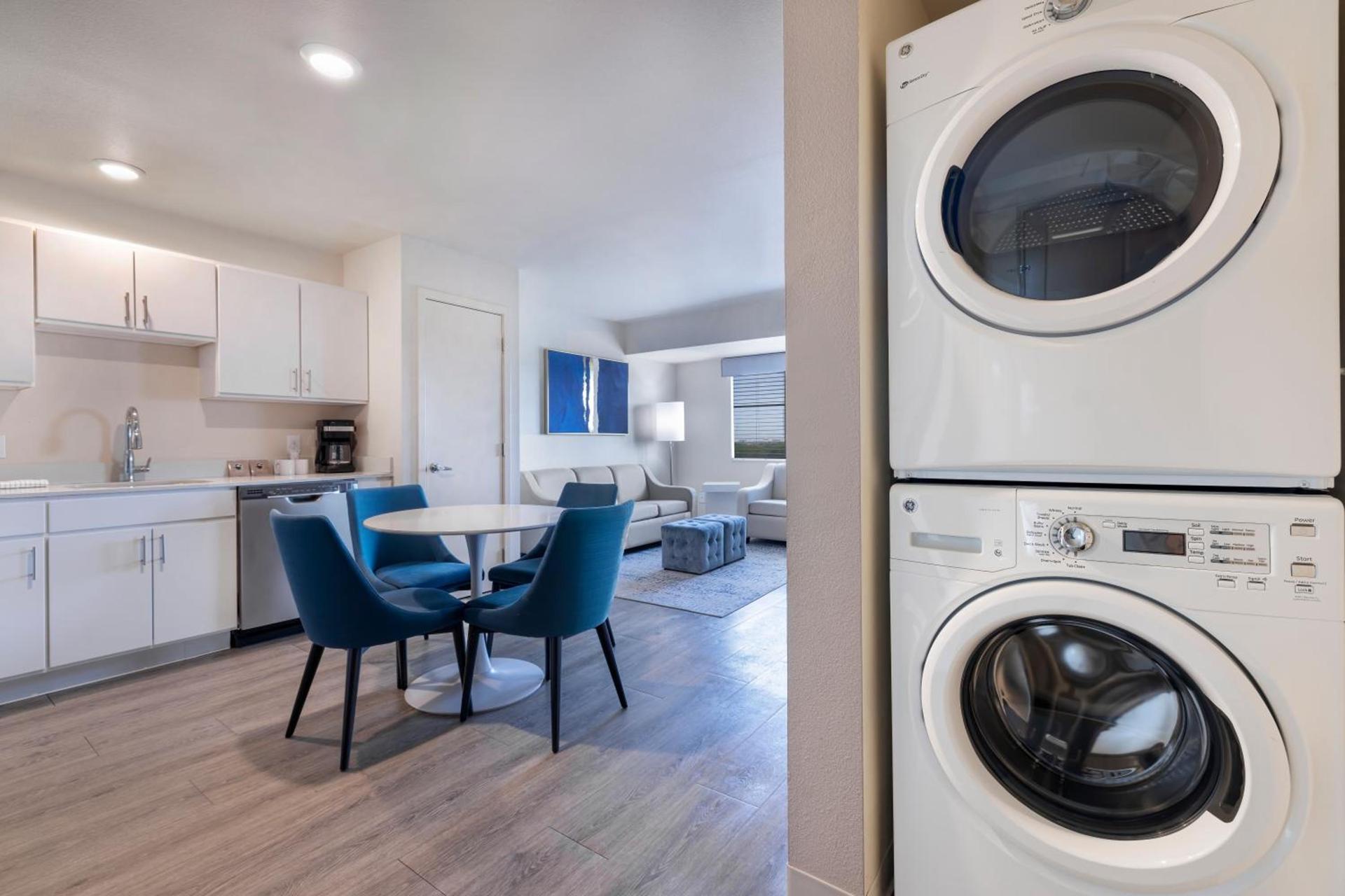 Soka Suites Dallas - Las Colinas photo 23