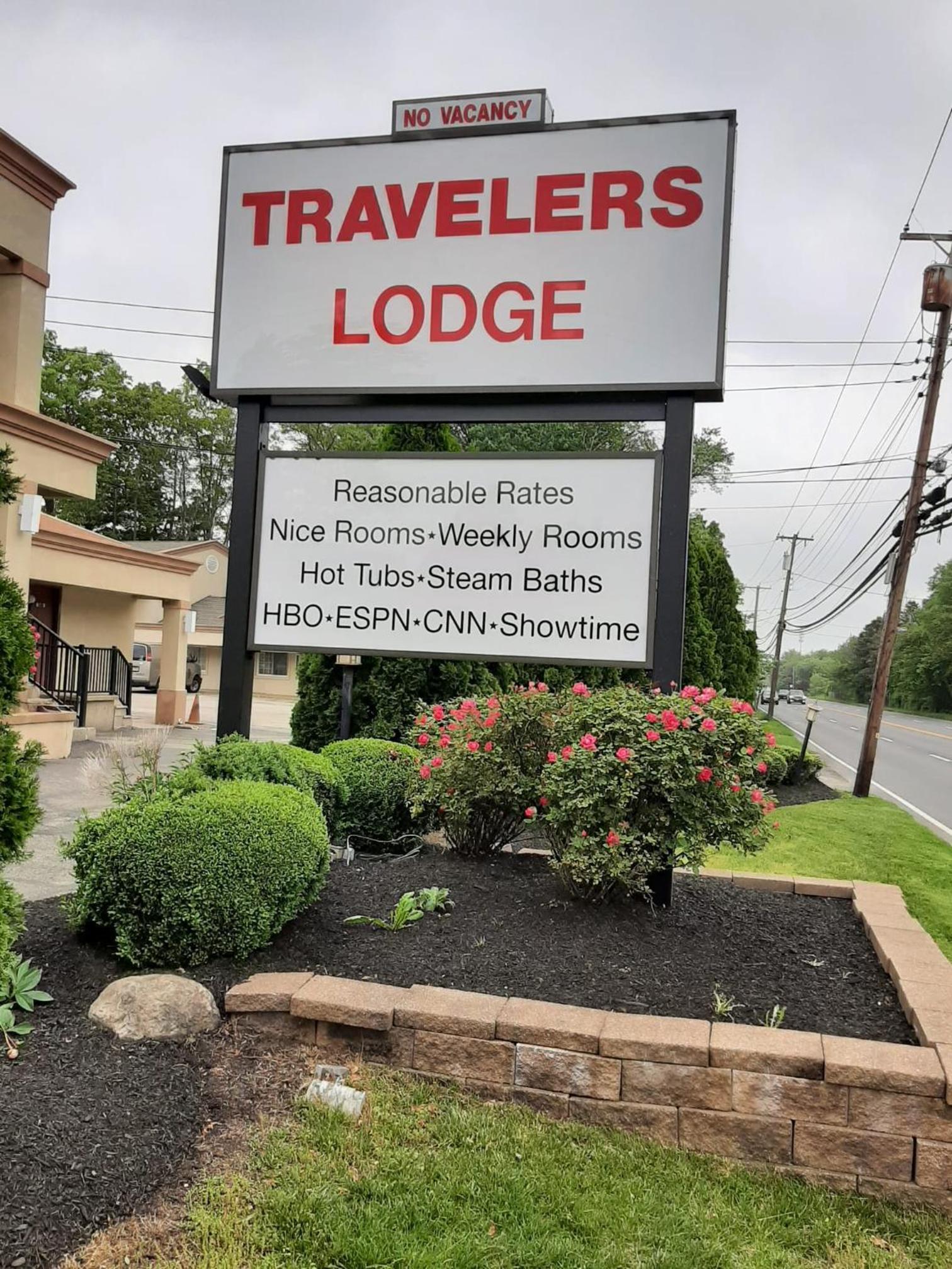 Travelers Lodge photo 28