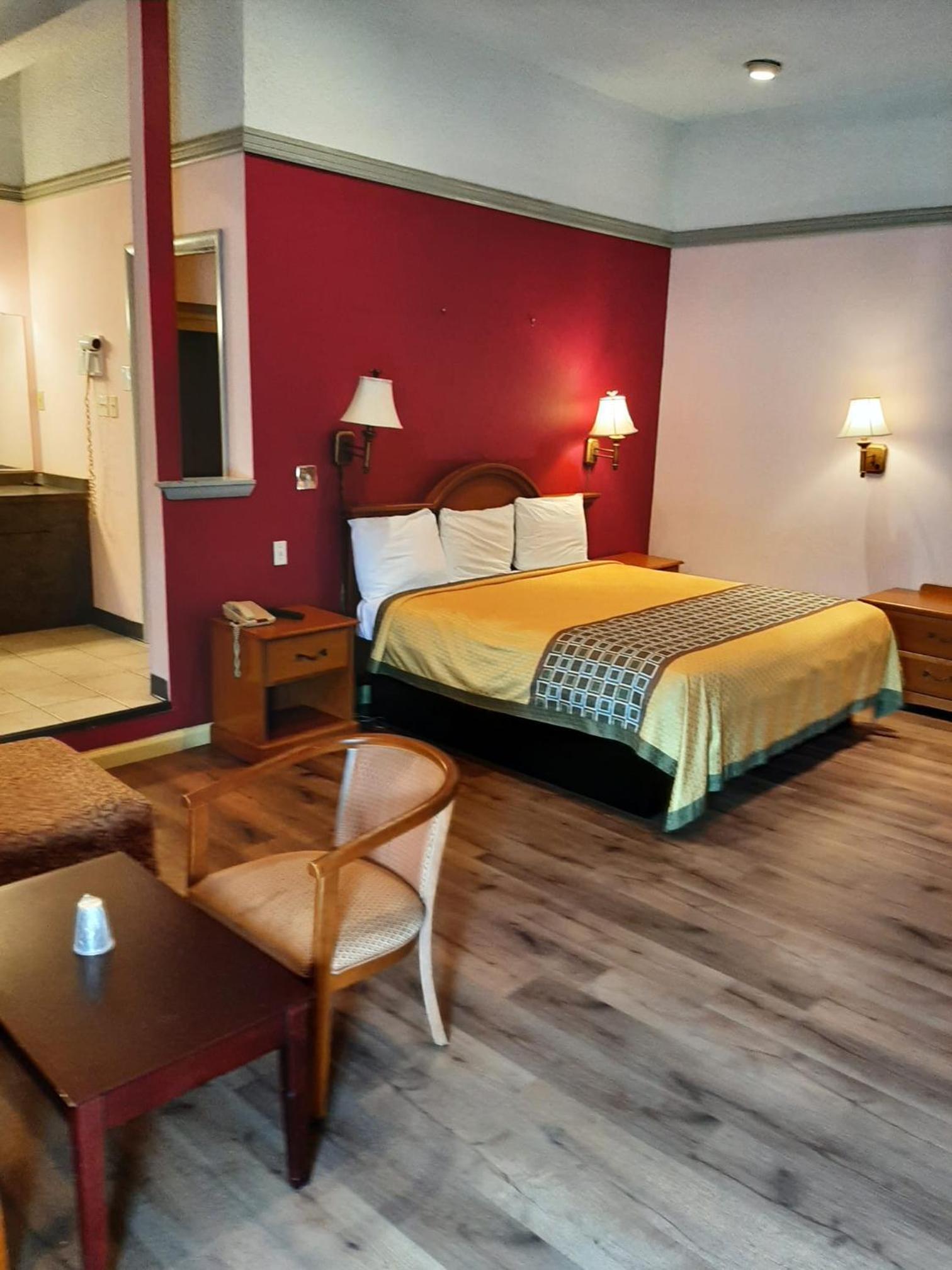 Travelers Lodge photo 3