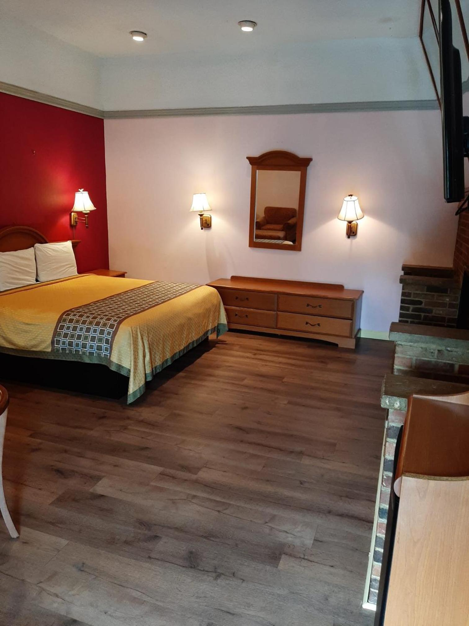 Travelers Lodge photo 54
