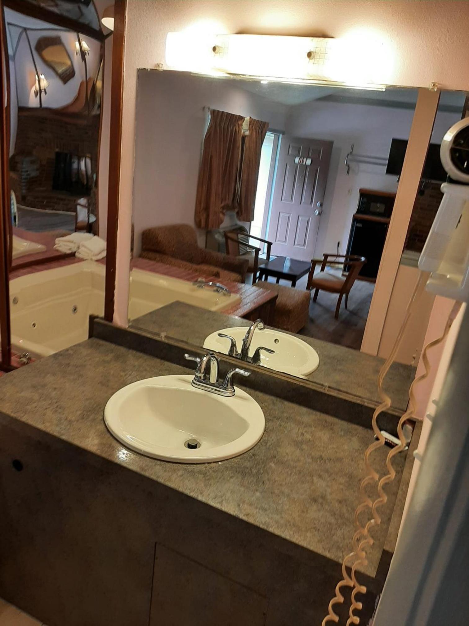 Travelers Lodge photo 55